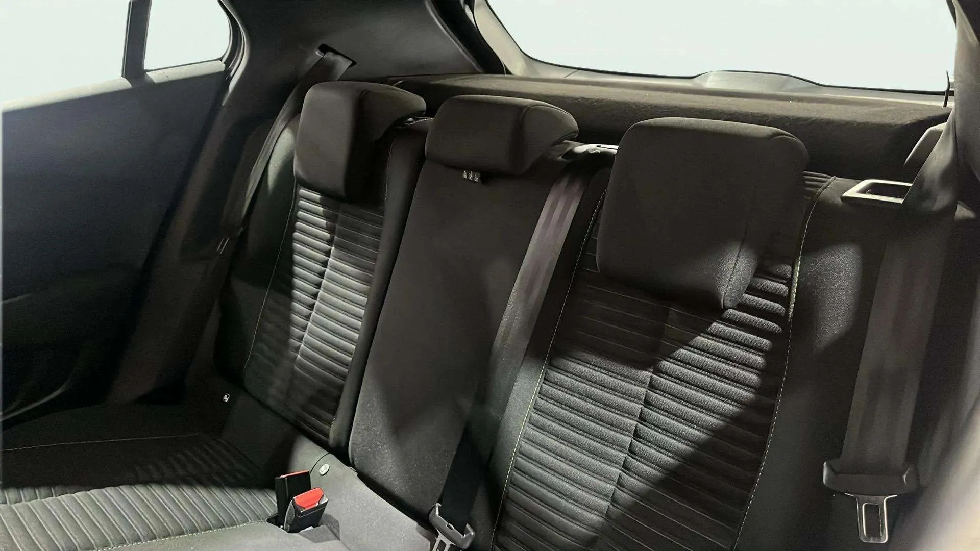 Peugeot 2008 Active Pack PureTech 100 - foto 25