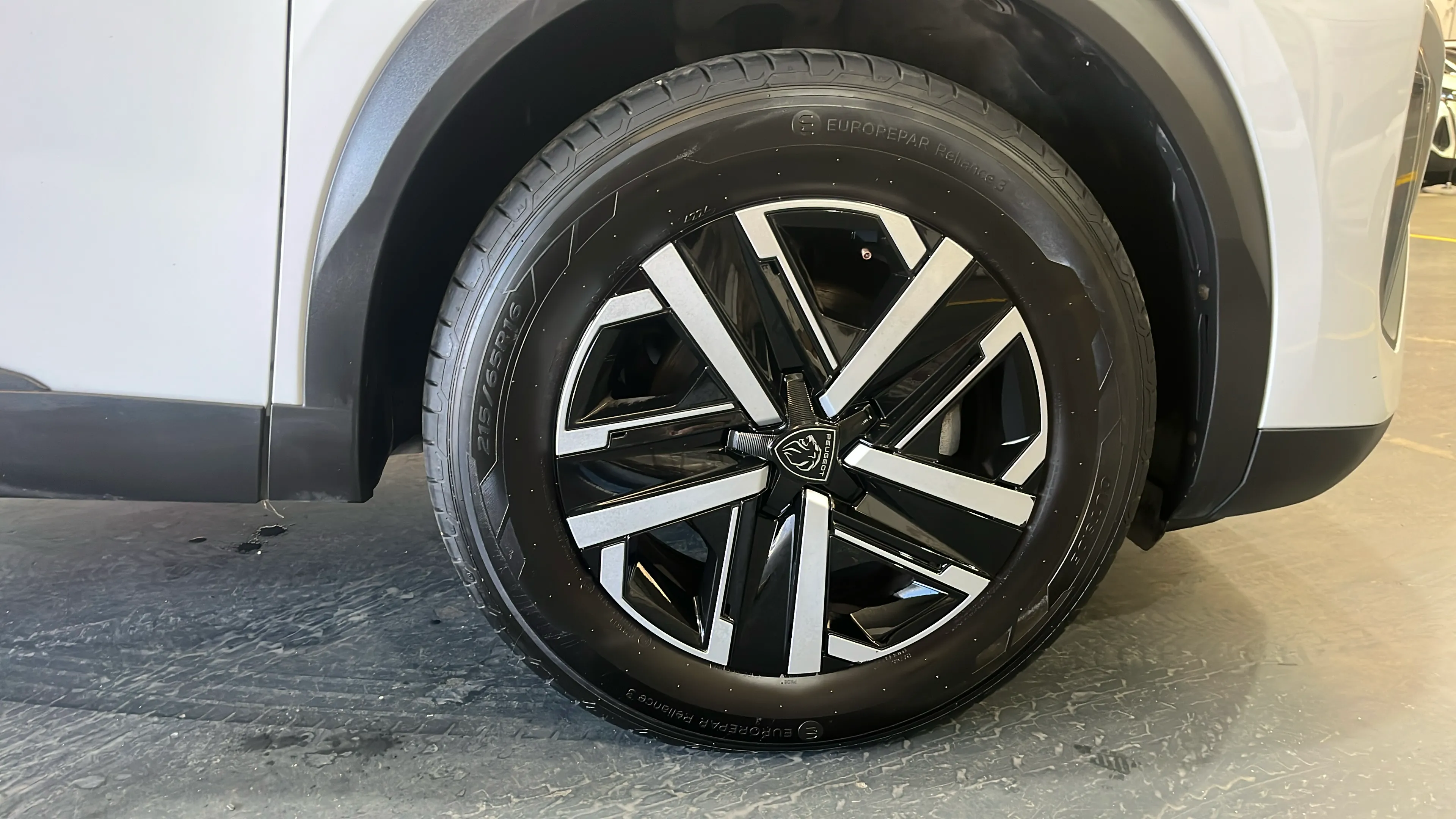 Peugeot 2008 Active Pack PureTech 100 - foto 19