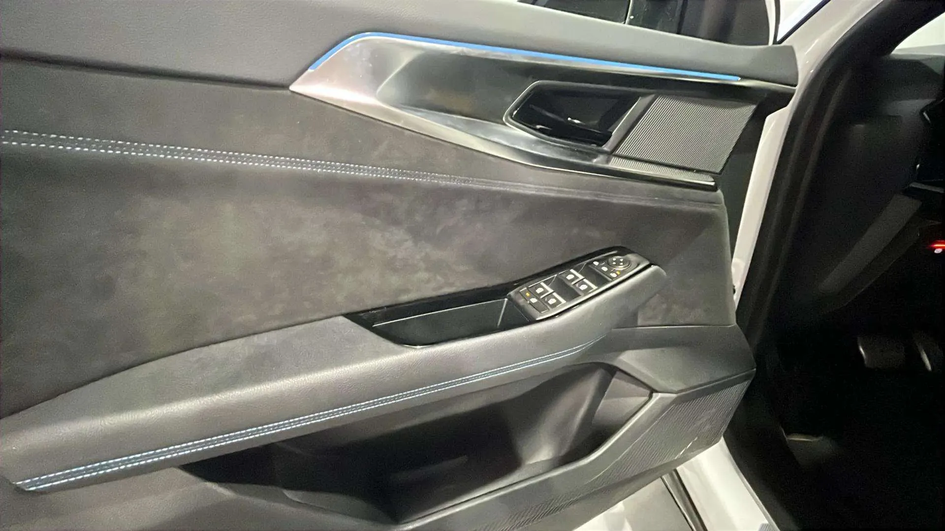 Renault Austral Techno Esprit Alpin Mild Hybrid - foto 19