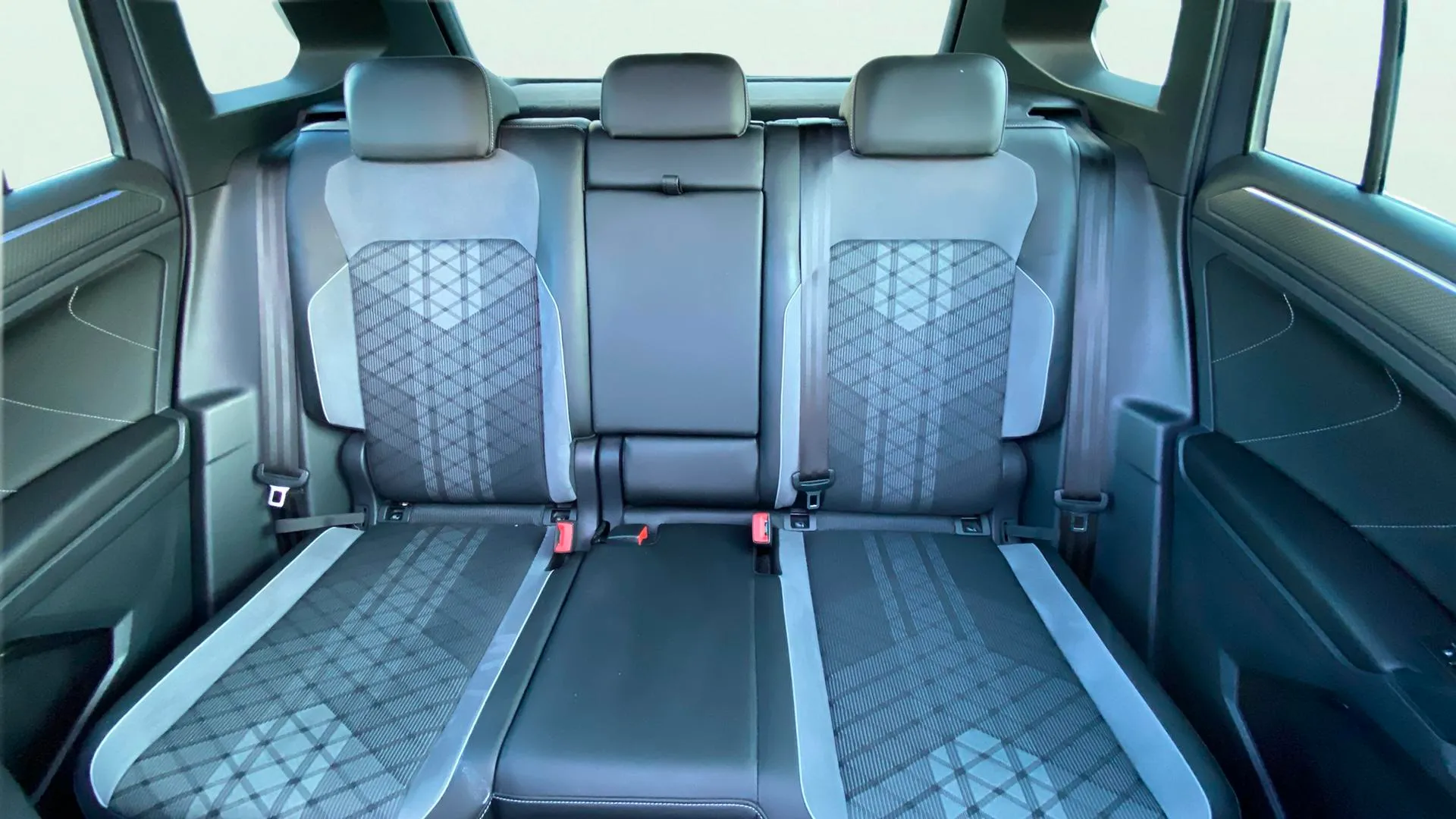 Volkswagen Tiguan Life 2.0 TDI DSG - foto 13