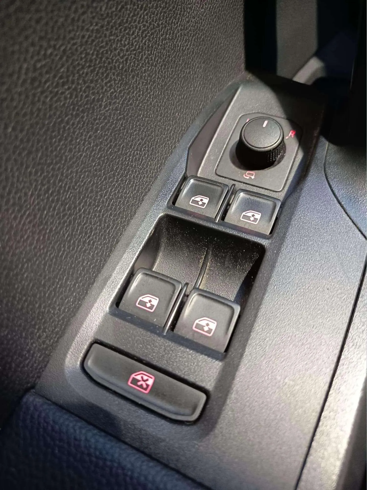 SEAT Arona 1.0 TSI DSG FR XL - foto 9