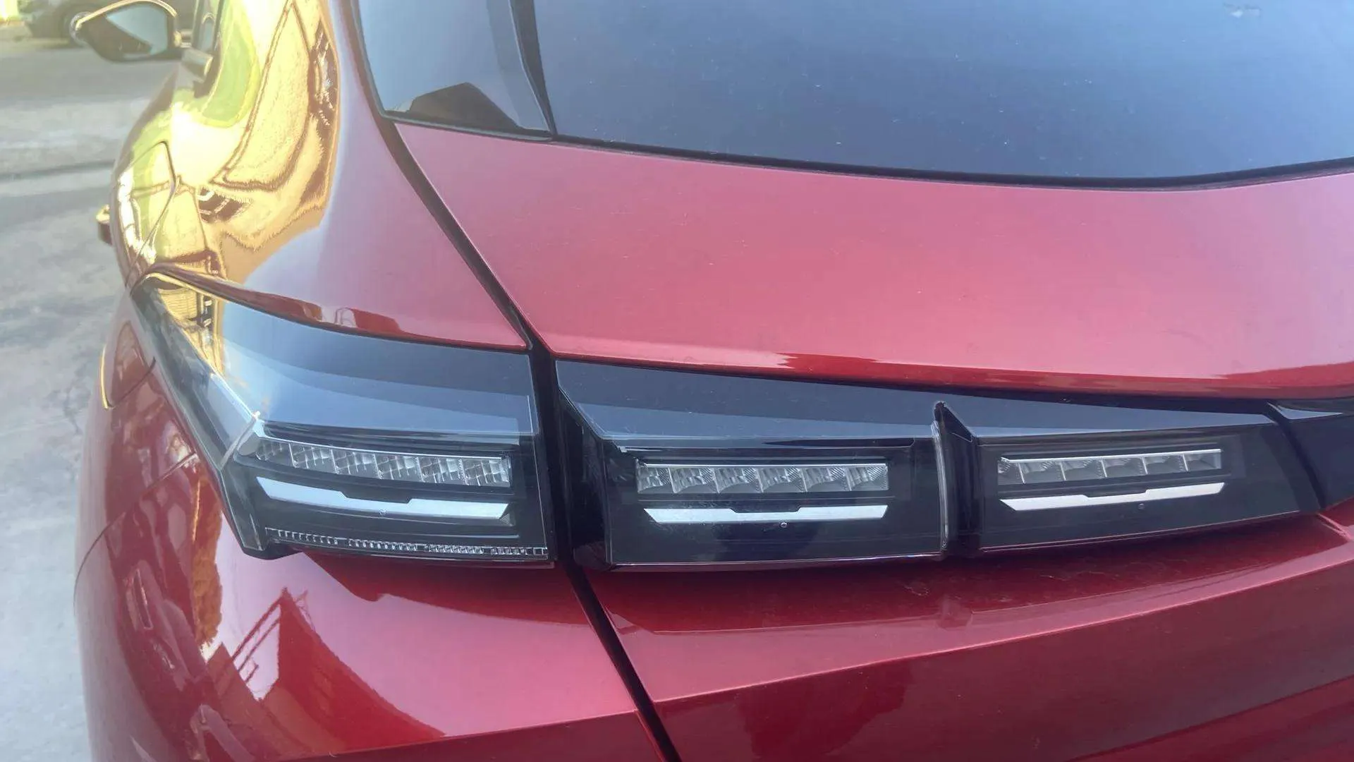 Peugeot 308 Allure Hybrid 180 eEAT8 - foto 11