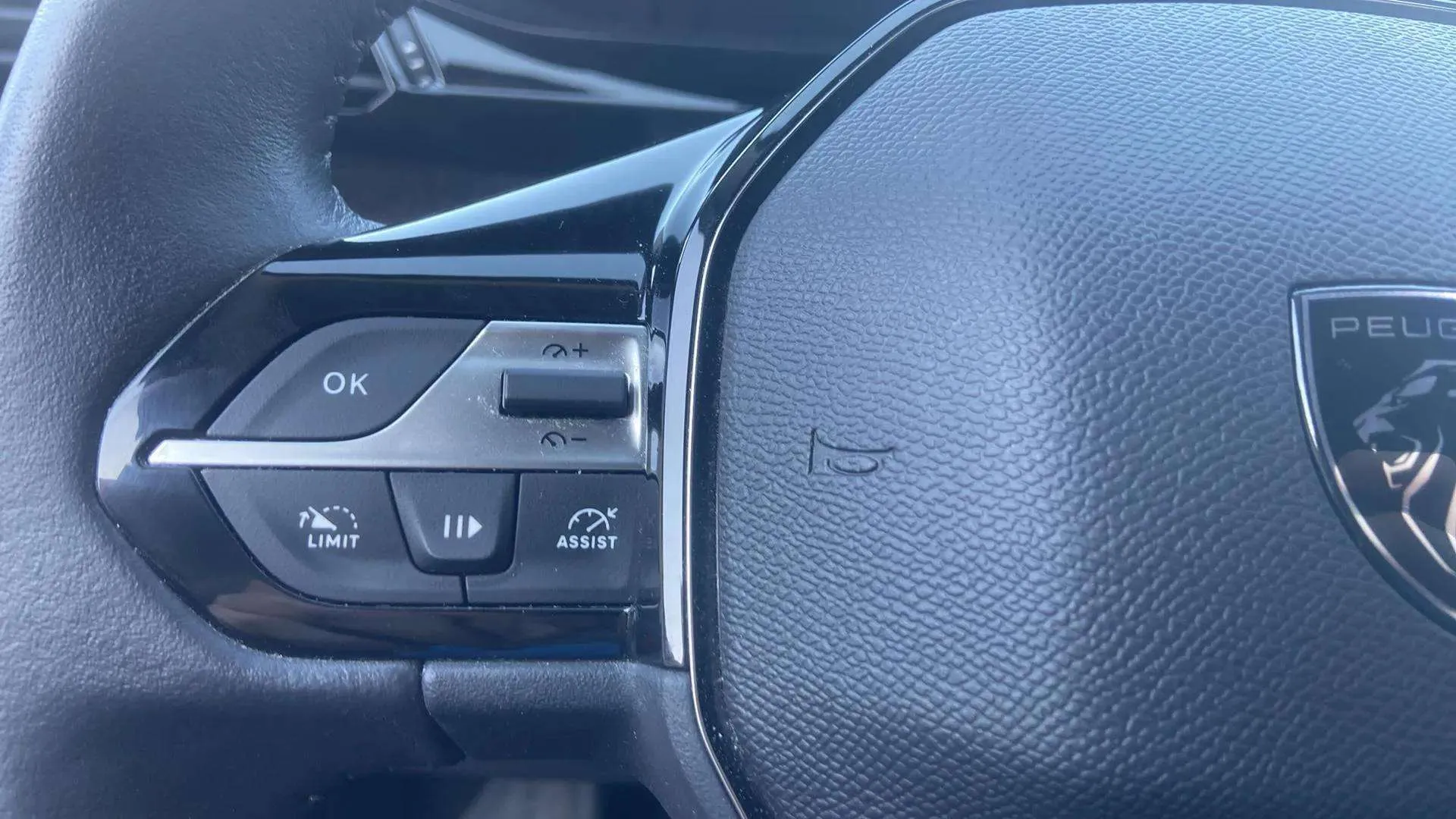 Peugeot 308 Allure Hybrid 180 eEAT8 - foto 14