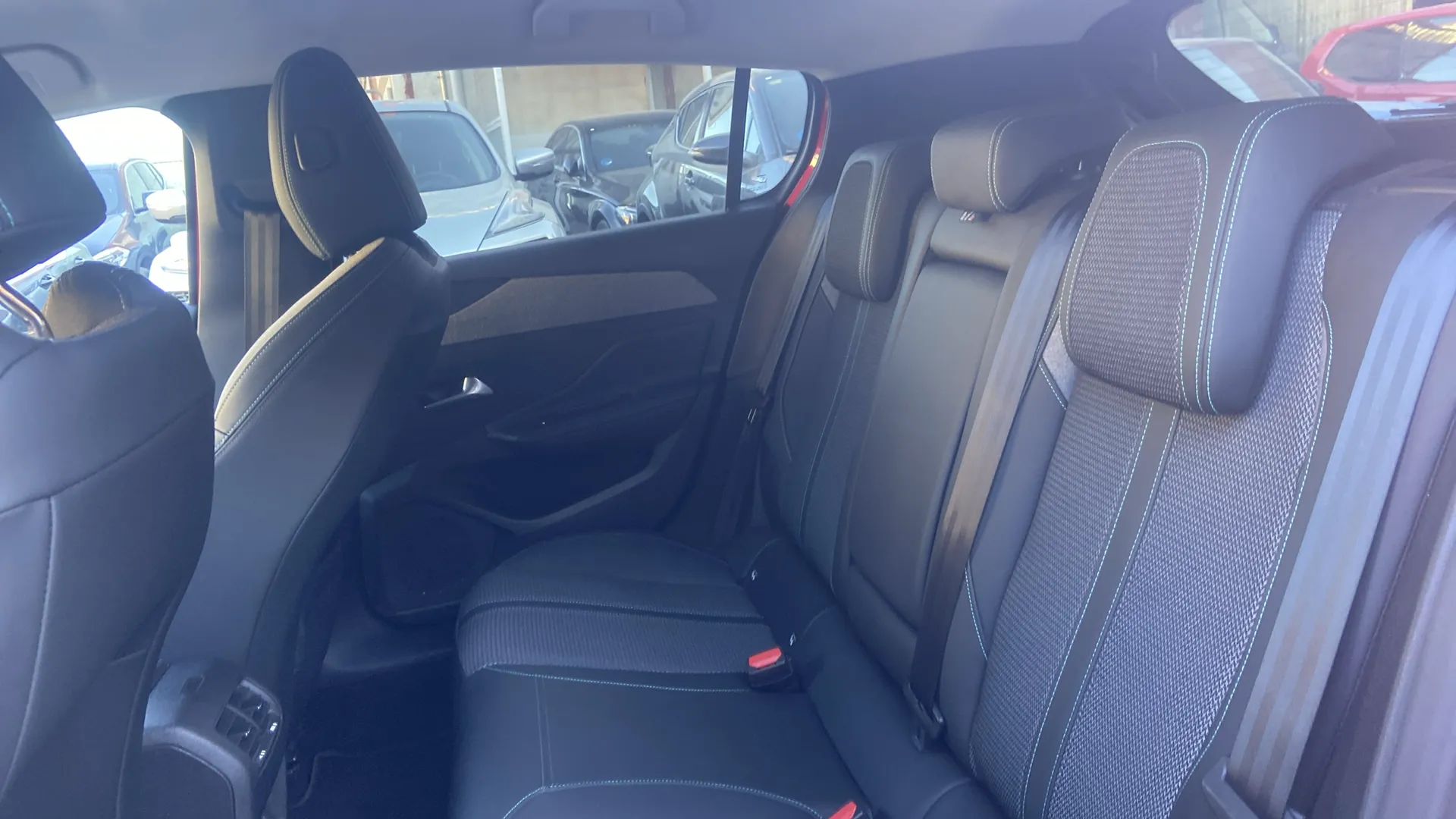 Peugeot 308 Allure Hybrid 180 eEAT8 - foto 22