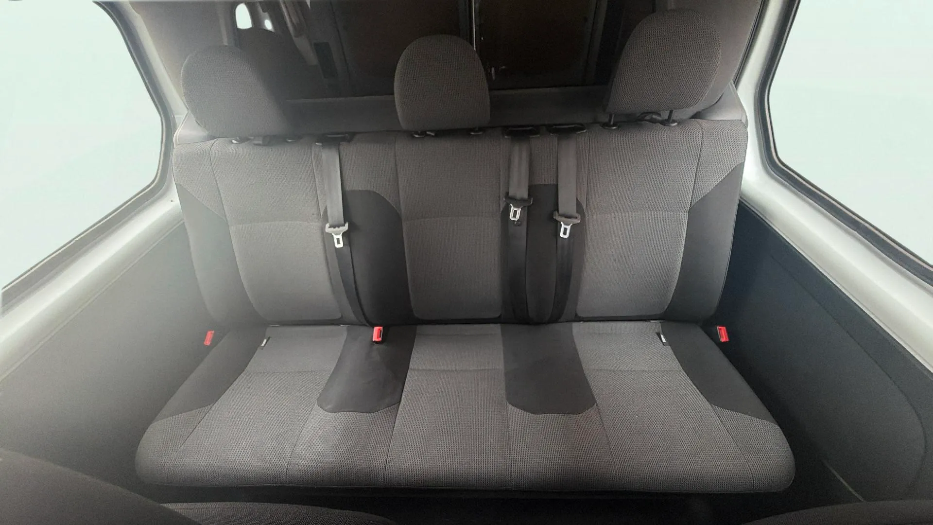 Renault Trafic Cilindrada: 1997 cm³ Tipo de combustible: Diésel - foto 15