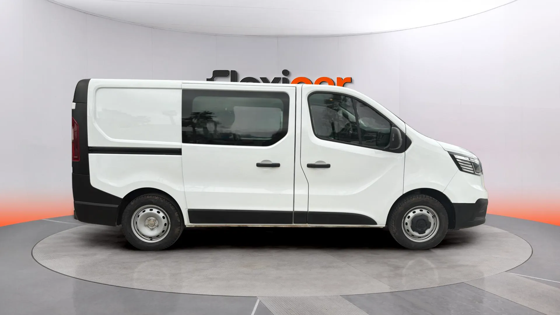 Renault Trafic Cilindrada: 1997 cm³ Tipo de combustible: Diésel - foto 4