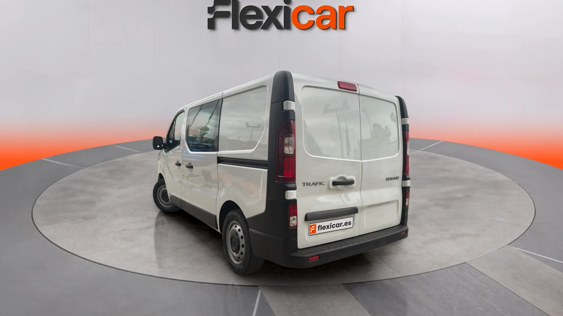 Renault Trafic Cilindrada: 1997 cm³ Tipo de combustible: Diésel - foto 6