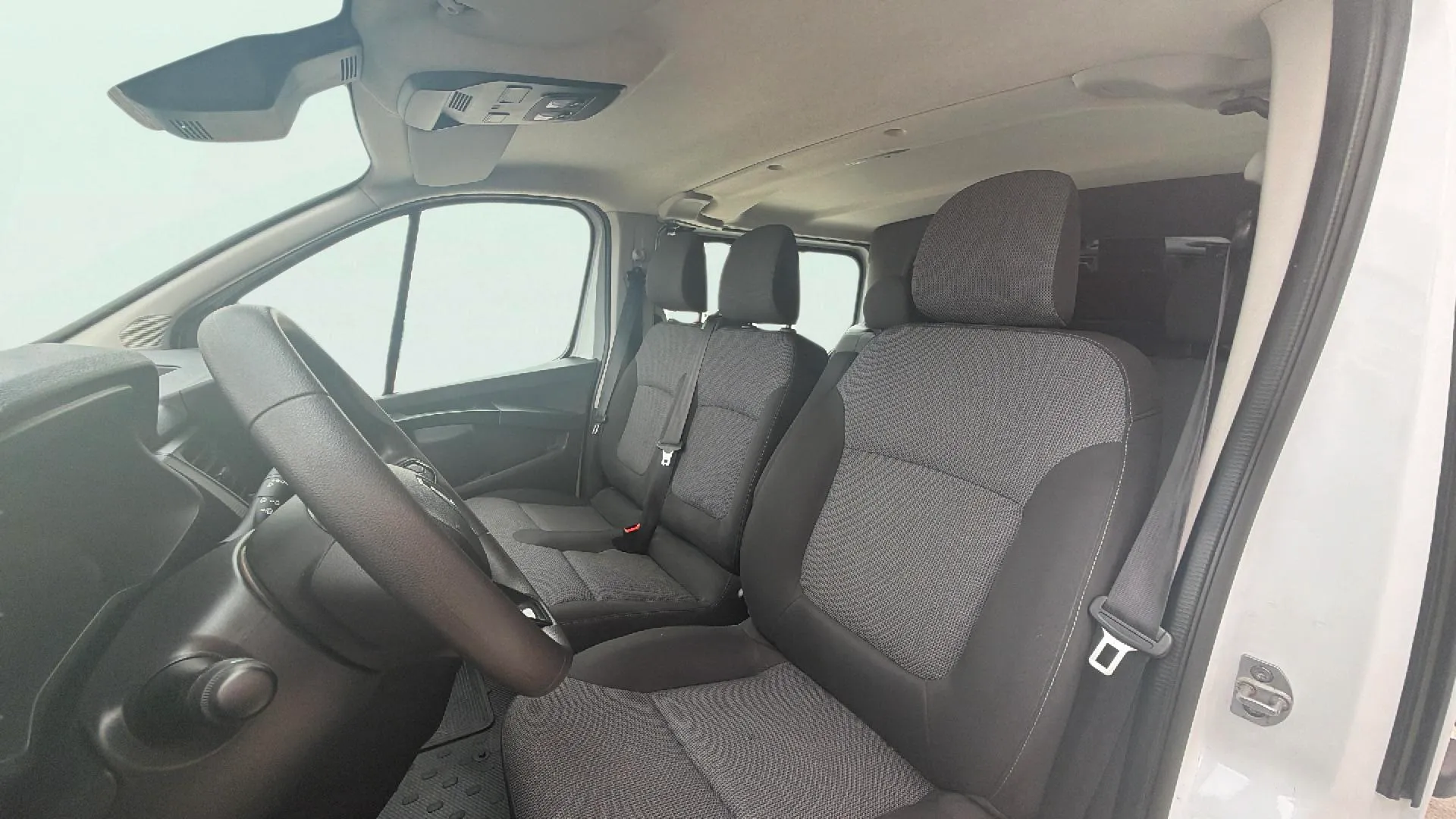 Renault Trafic Cilindrada: 1997 cm³ Tipo de combustible: Diésel - foto 18
