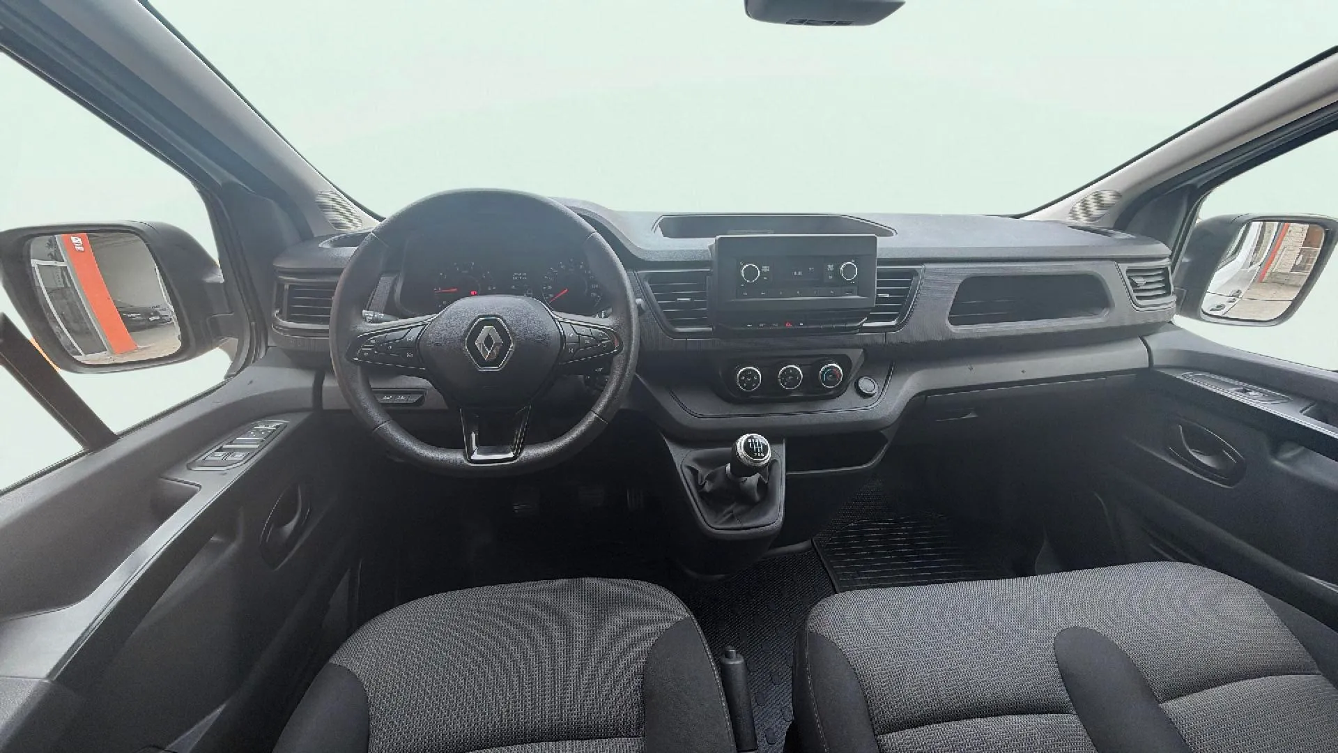 Renault Trafic Cilindrada: 1997 cm³ Tipo de combustible: Diésel - foto 9