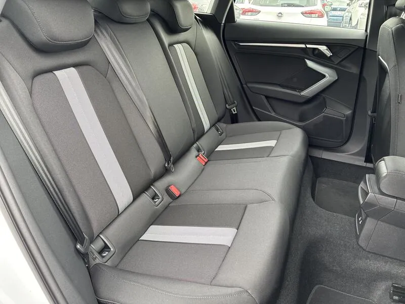 Audi A3 30 TFSI Advanced 1.5 TFSI - foto 12
