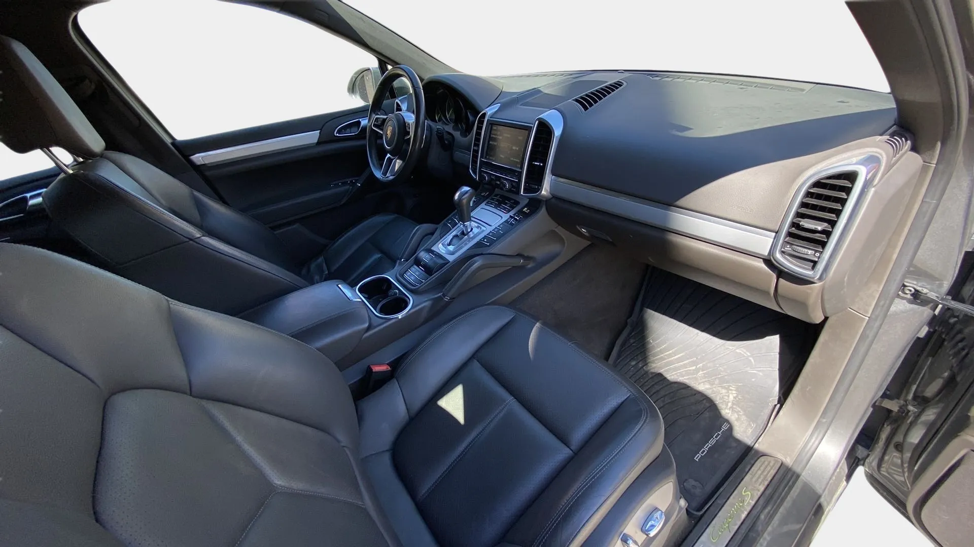 Porsche Cayenne S E-hybrid - foto 12