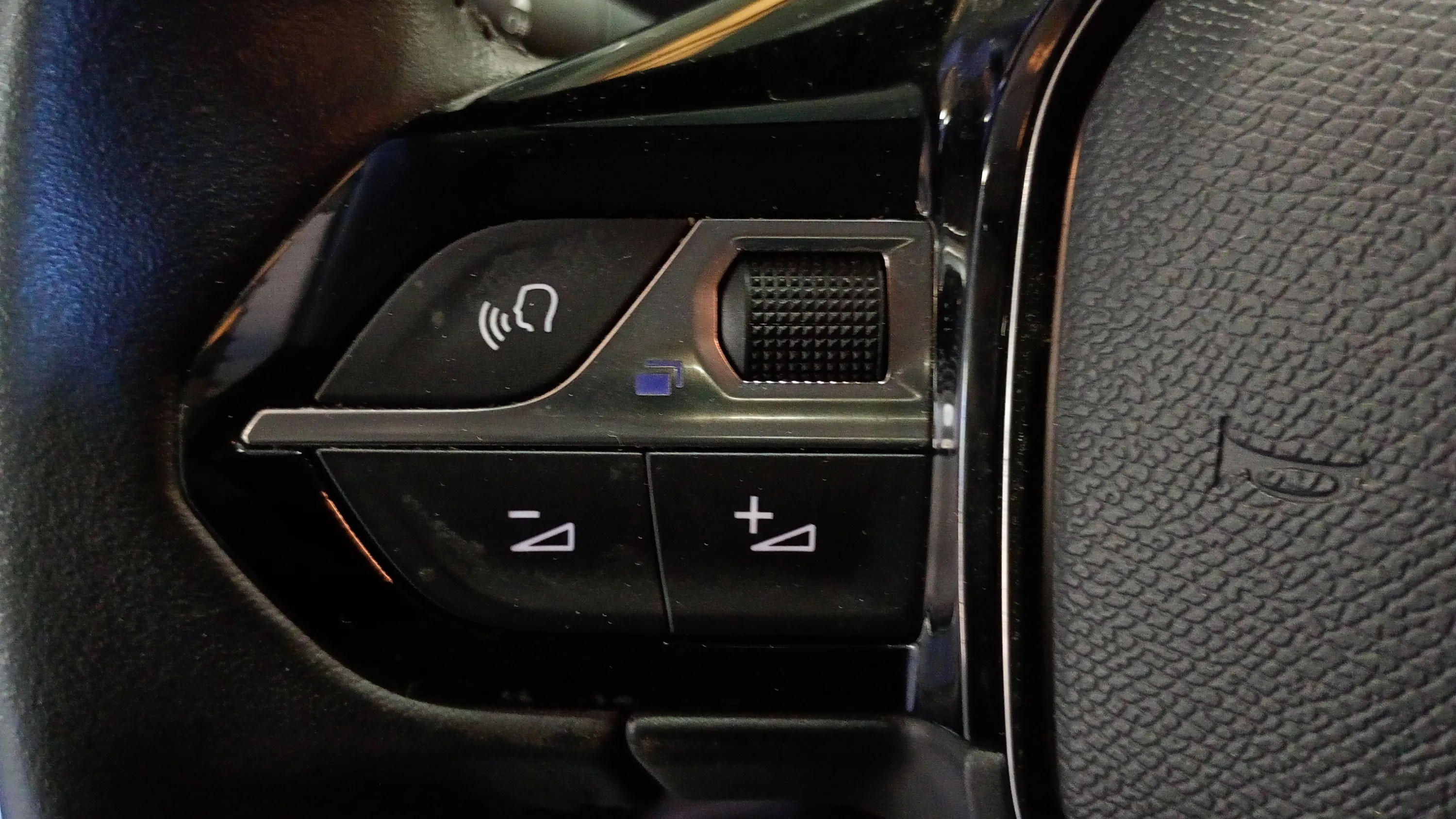 Peugeot 2008 Active Pack PureTech 100 BVM6 - foto 17