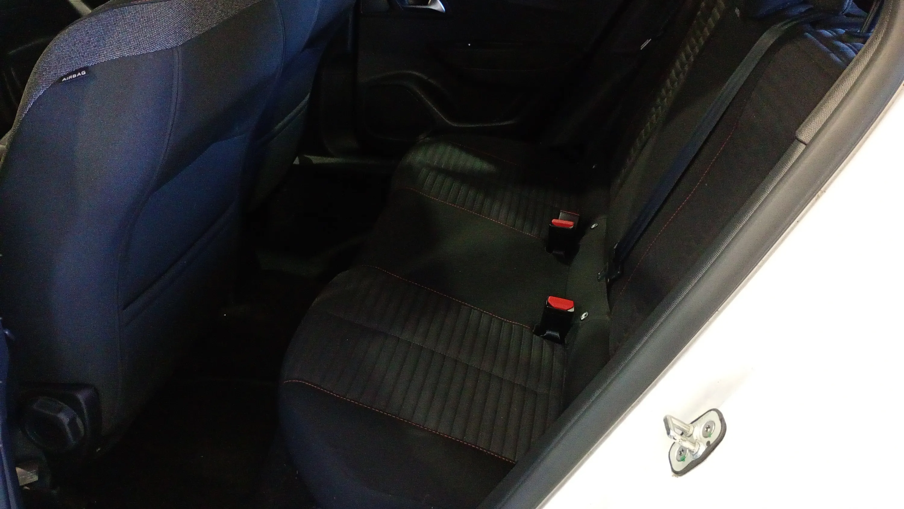 Peugeot 2008 Active Pack PureTech 100 BVM6 - foto 21