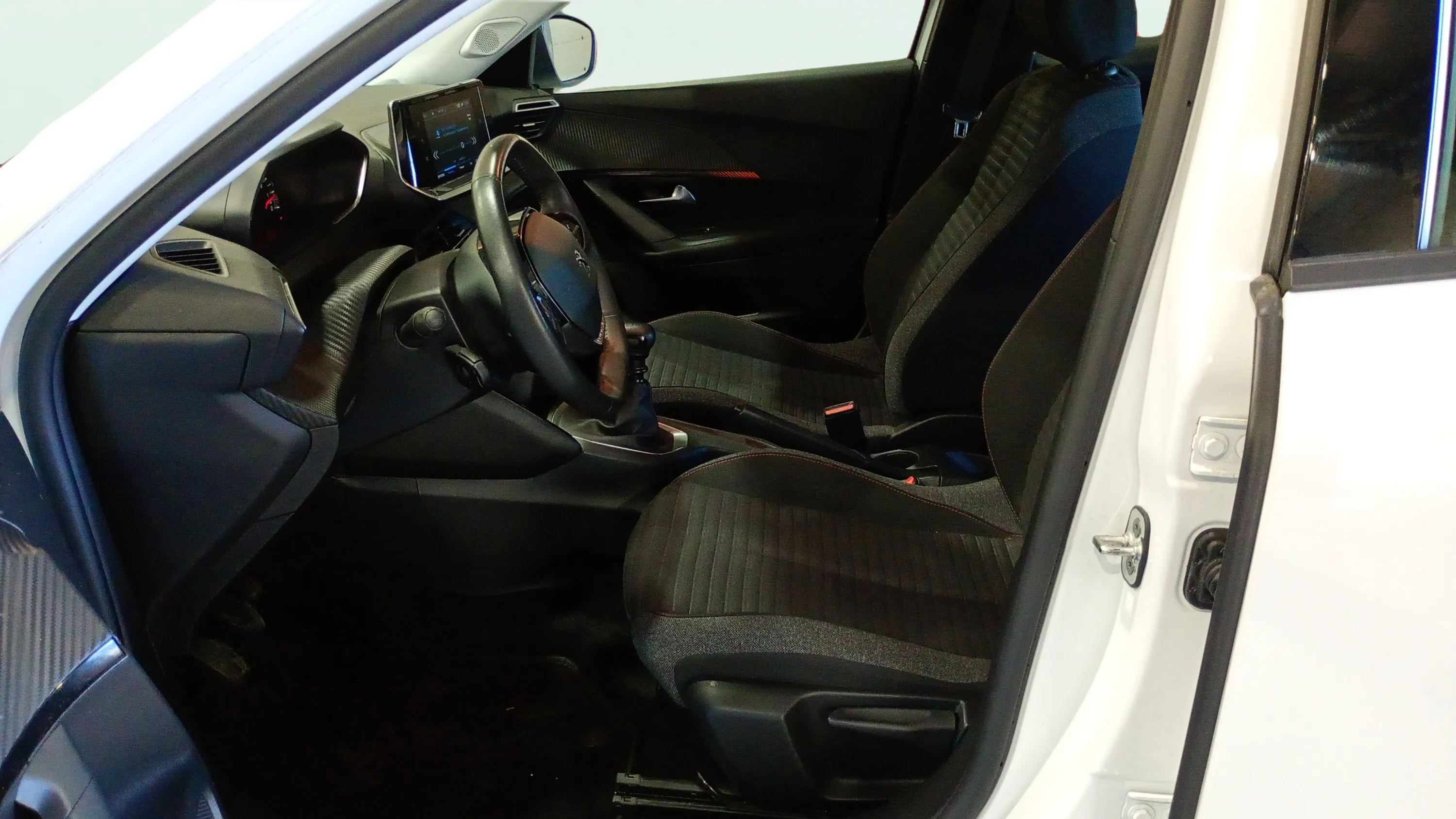 Peugeot 2008 Active Pack PureTech 100 BVM6 - foto 15