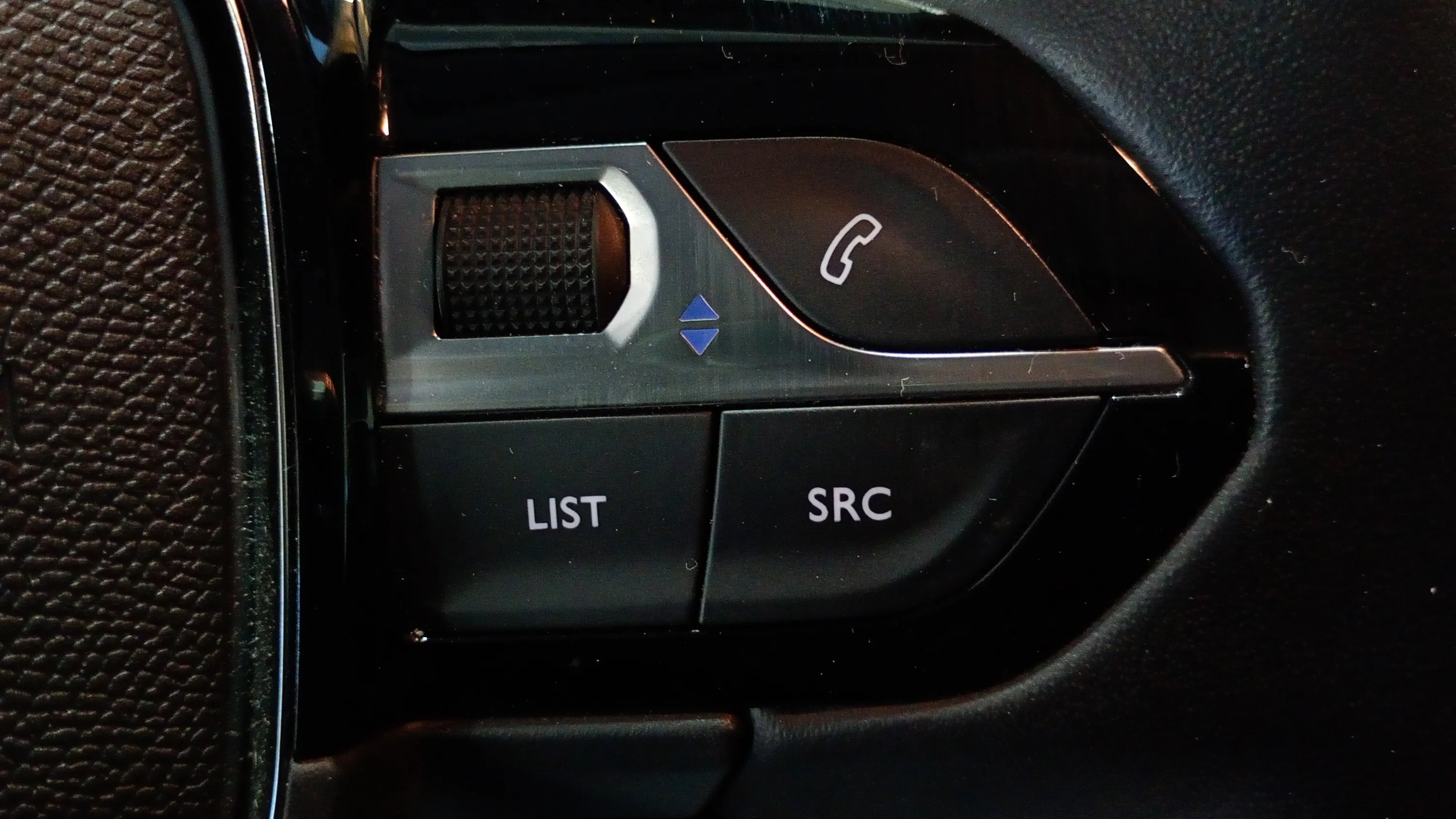 Peugeot 2008 Active Pack PureTech 100 BVM6 - foto 19