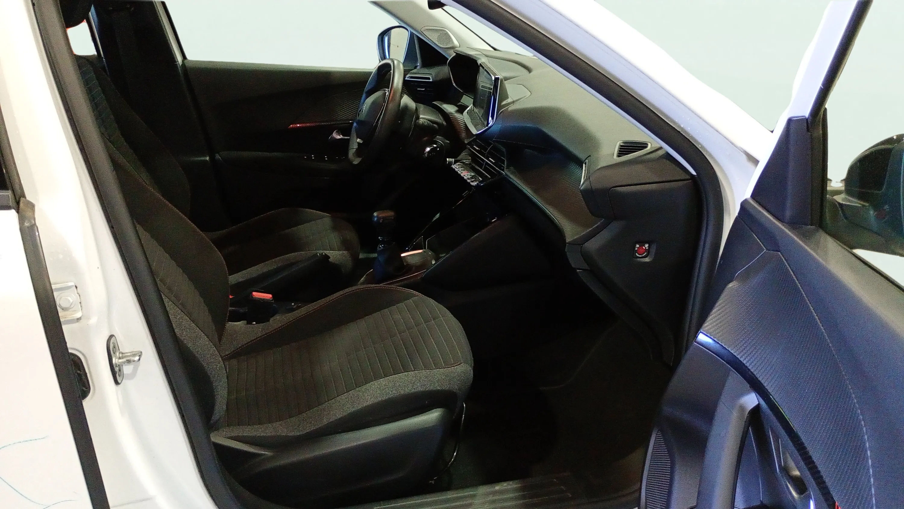 Peugeot 2008 Active Pack PureTech 100 BVM6 - foto 14