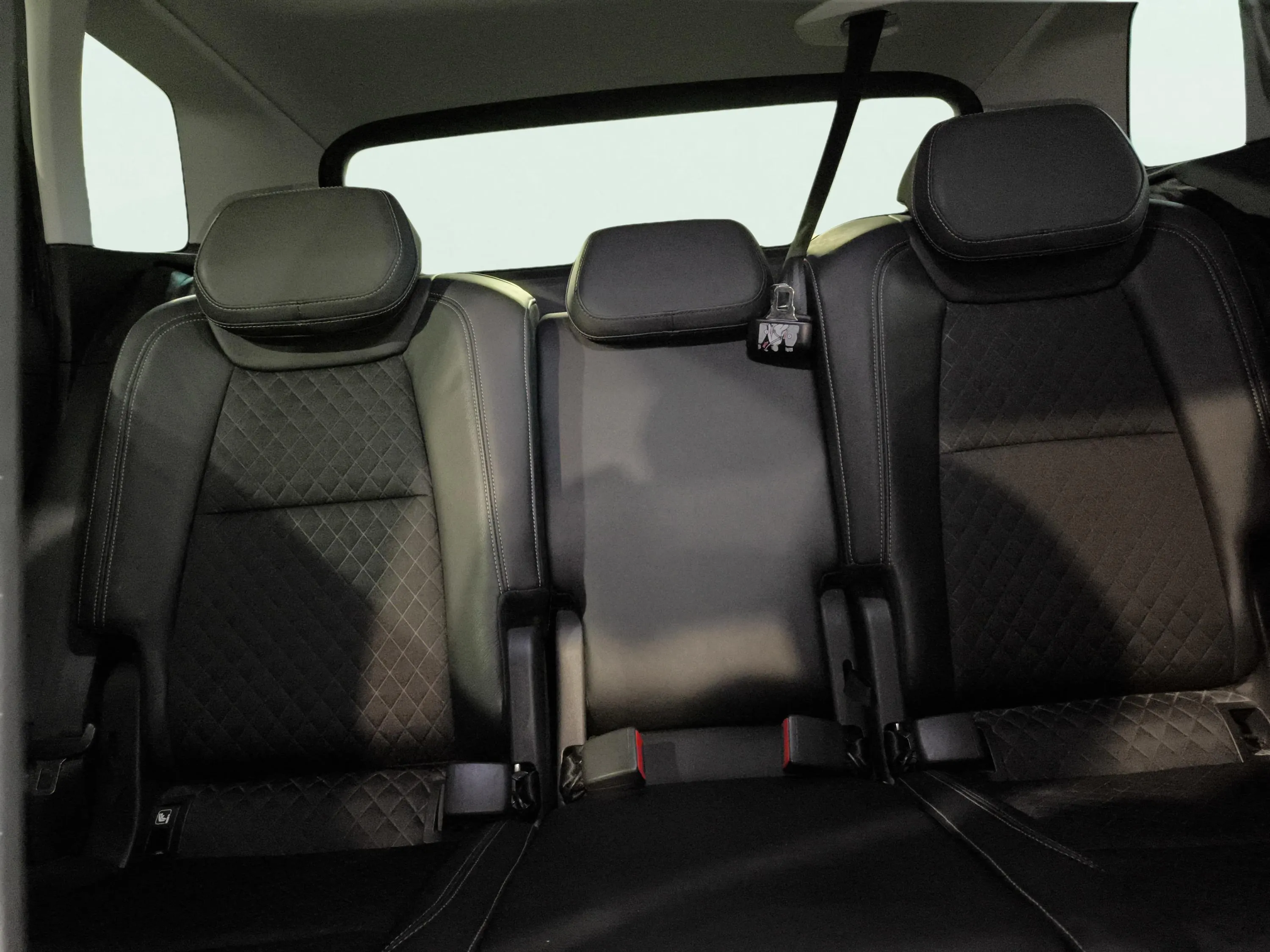 Škoda Karoq 1.0 TSI DSG Ambition - foto 15