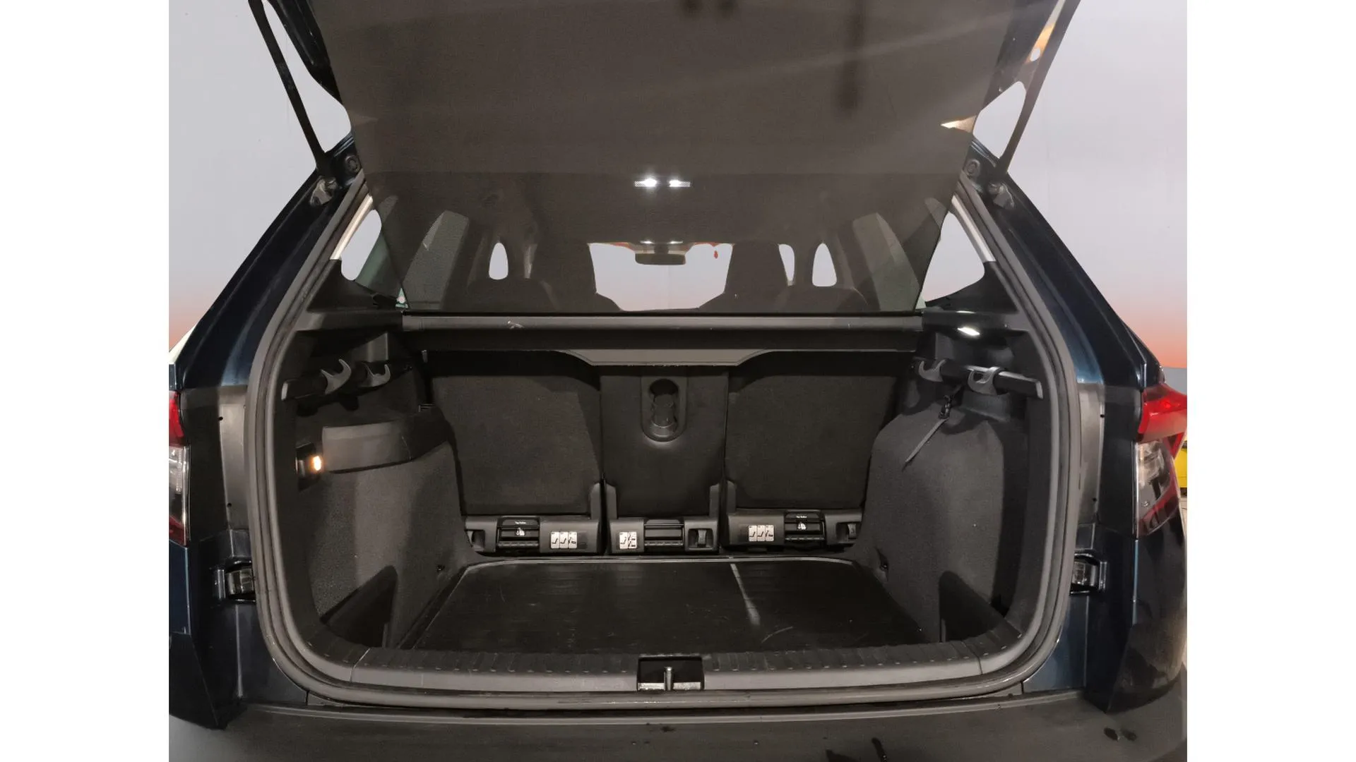Škoda Karoq 1.0 TSI DSG Ambition - foto 16
