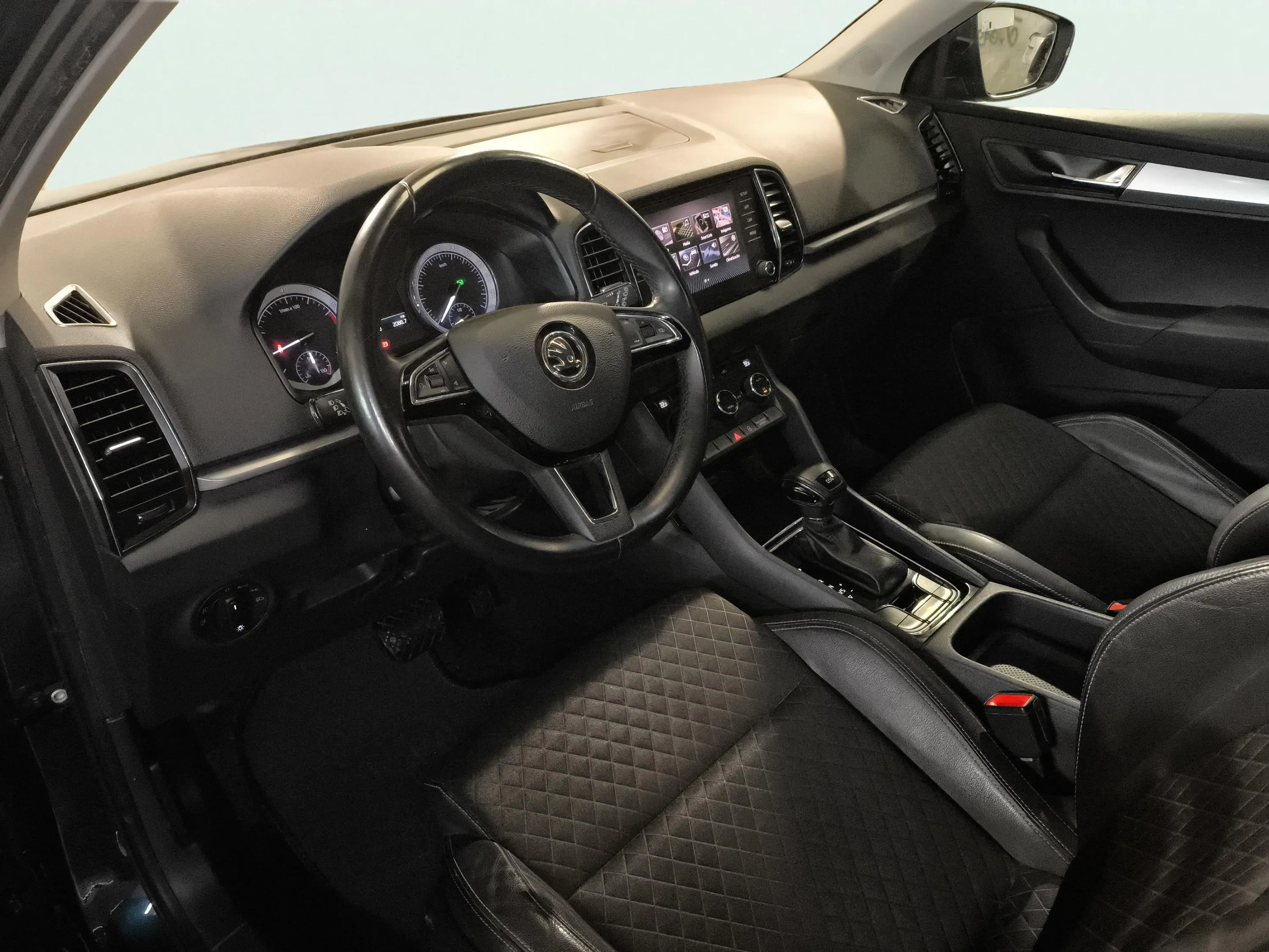 Škoda Karoq 1.0 TSI DSG Ambition - foto 19