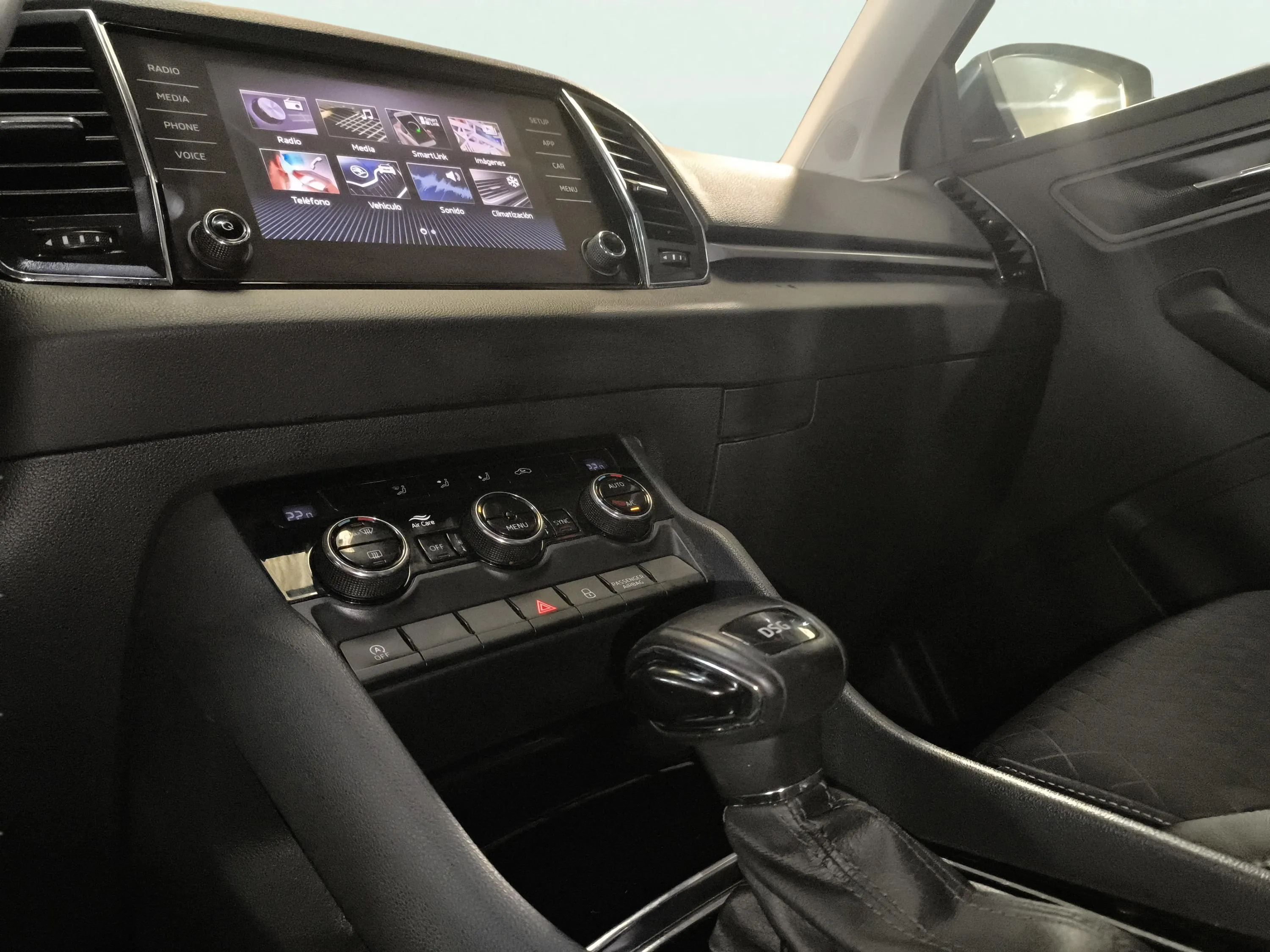Škoda Karoq 1.0 TSI DSG Ambition - foto 23