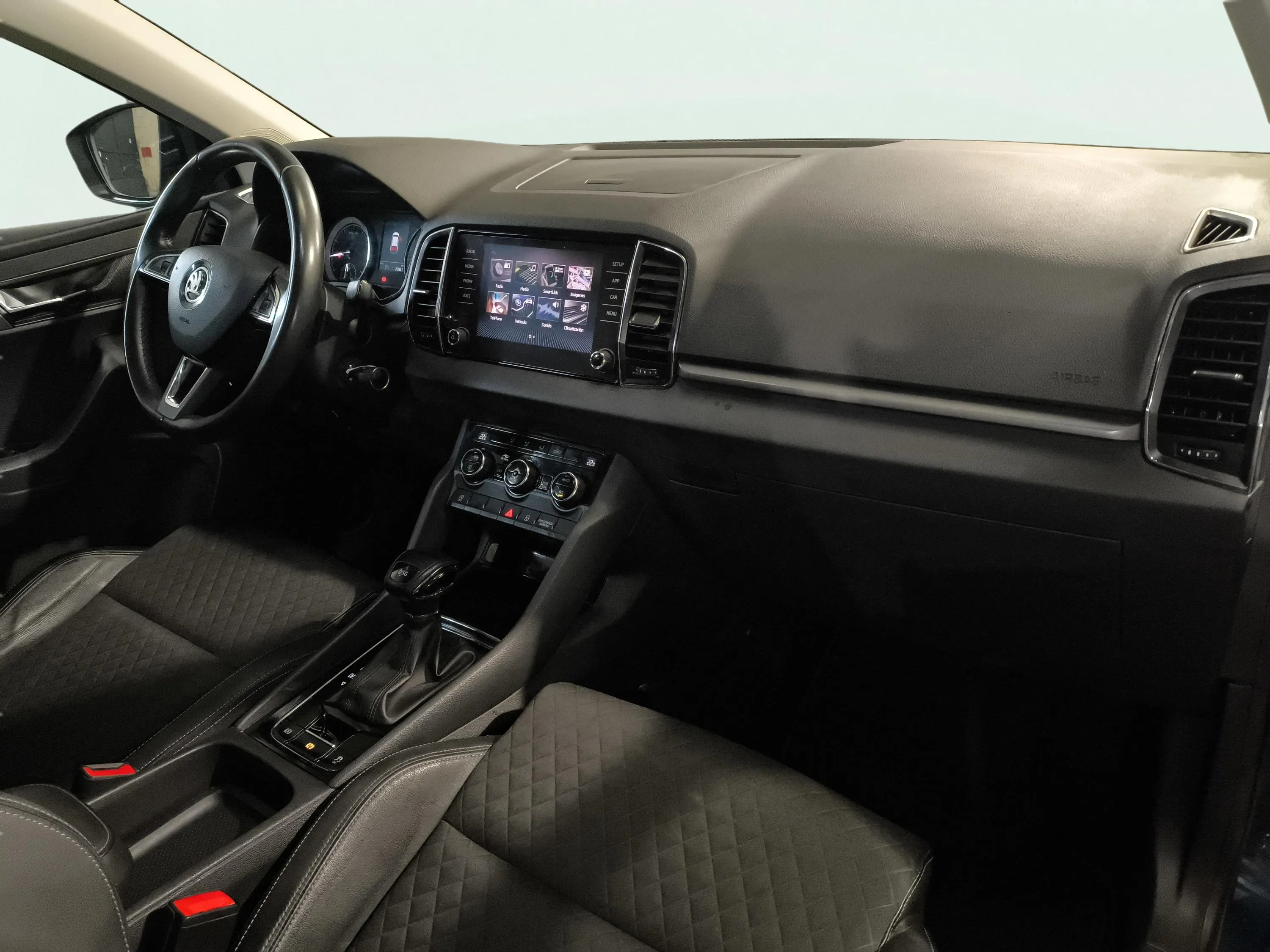 Škoda Karoq 1.0 TSI DSG Ambition - foto 21