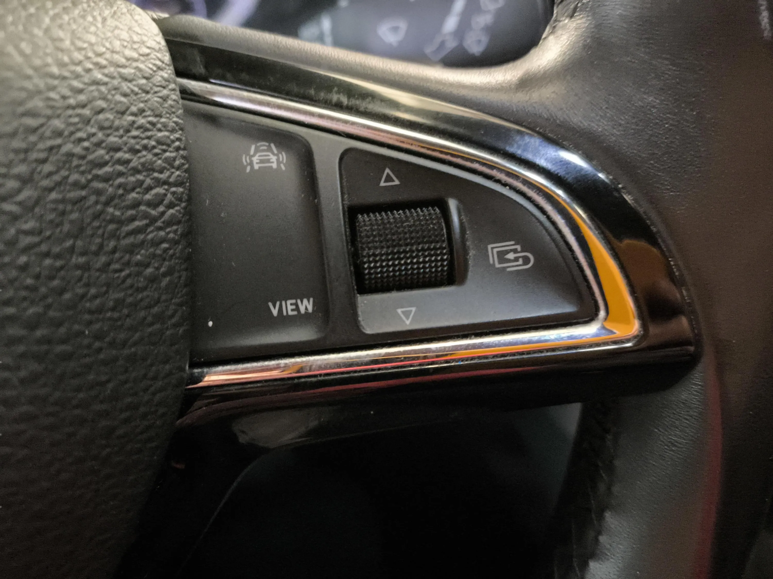 Škoda Karoq 1.0 TSI DSG Ambition - foto 24
