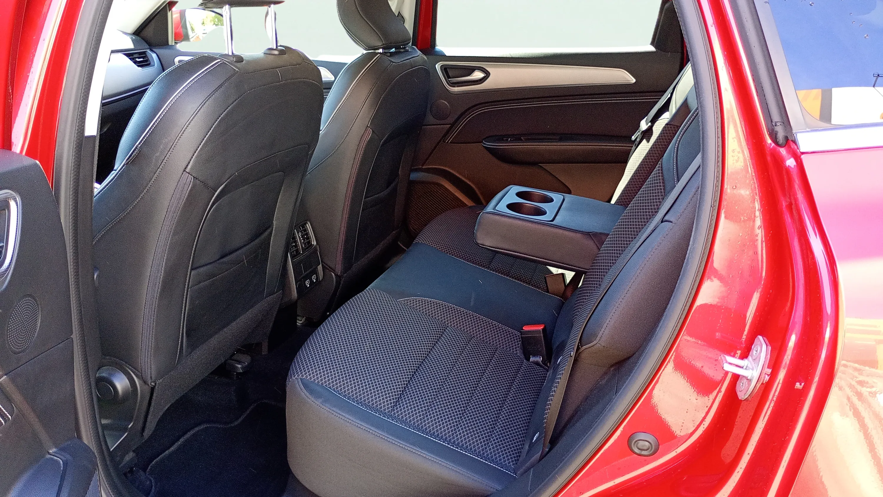 Renault Arkana Techno TCe EDC mild hybrid - foto 23