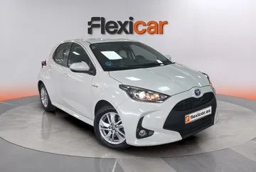 toyota yaris 15 120h active tech hibrido no enchufable automatica cornella 903000000236680