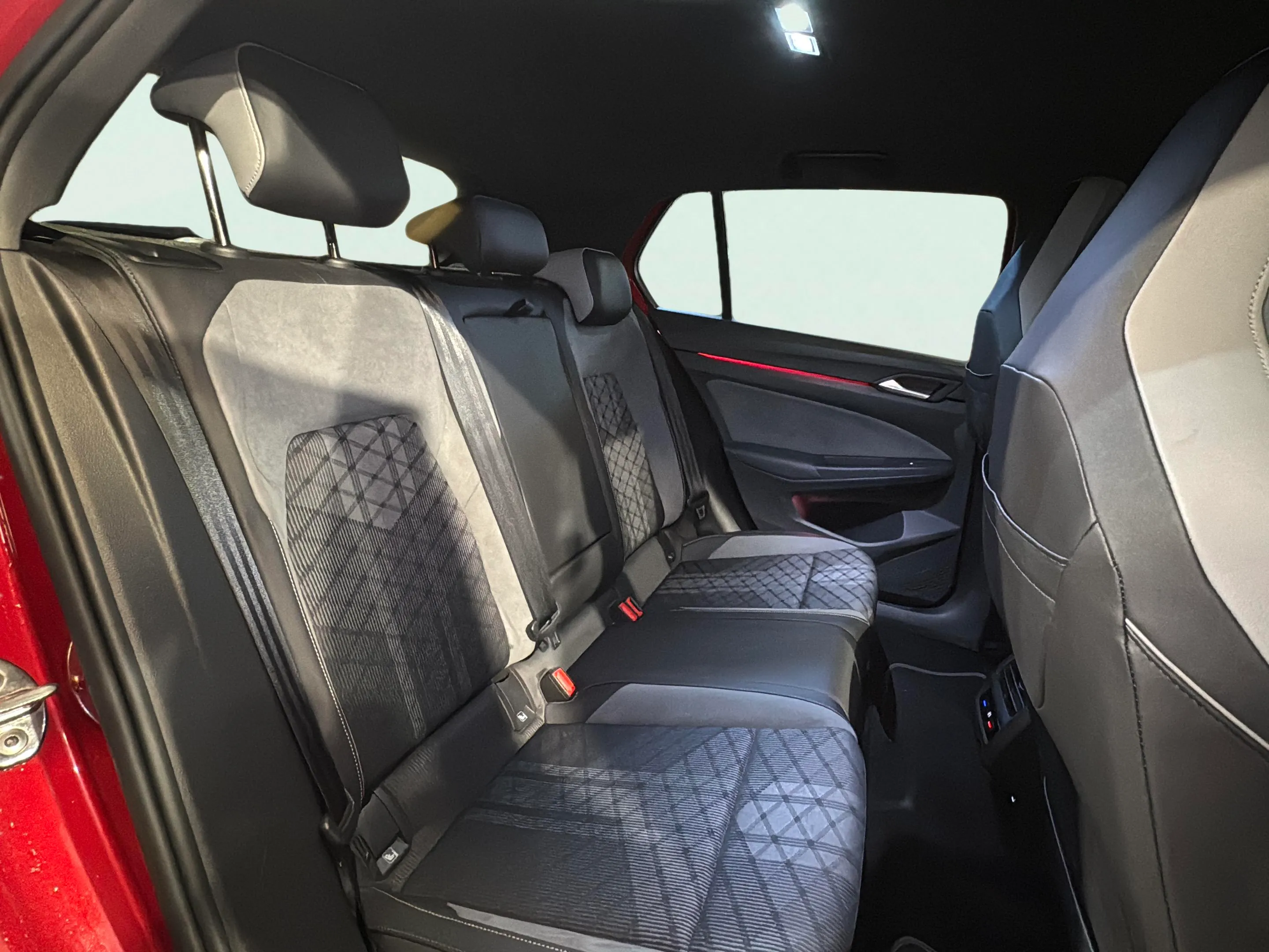 Volkswagen Golf R-Line 2.0 TDI DSG - foto 14