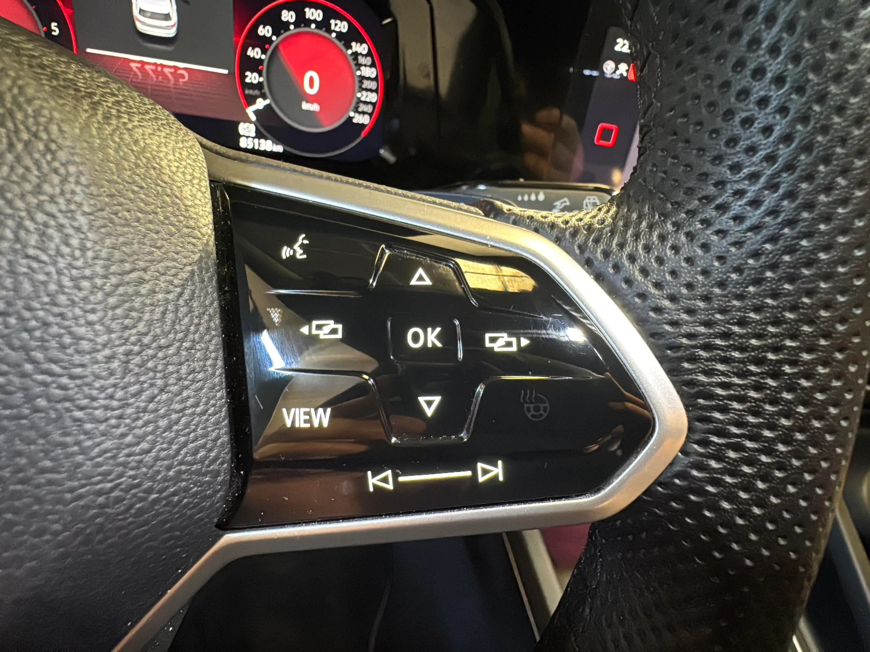 Volkswagen Golf R-Line 2.0 TDI DSG - foto 25