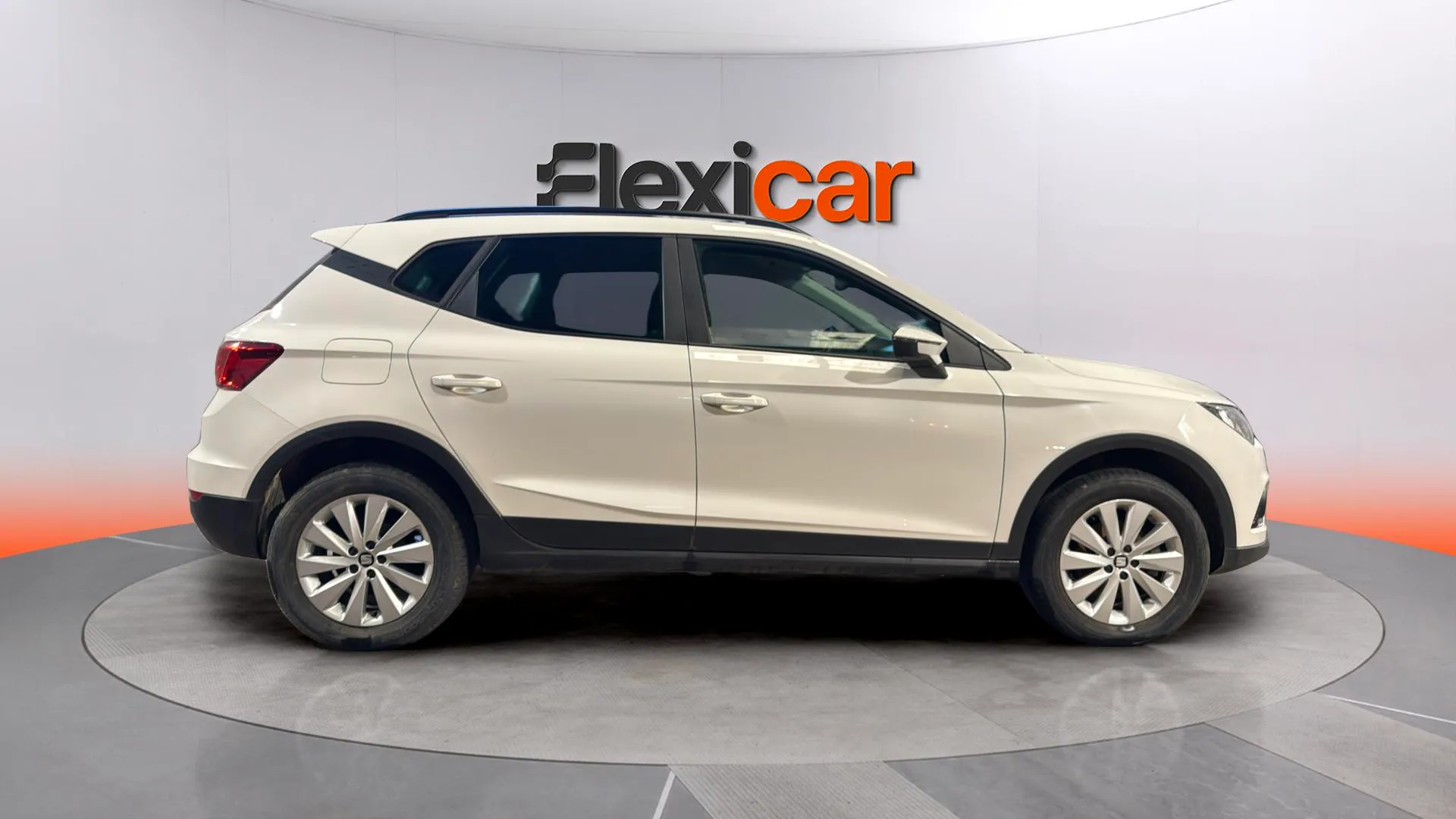 SEAT Arona 1.0 TSI Reference Plus Eco - foto 8