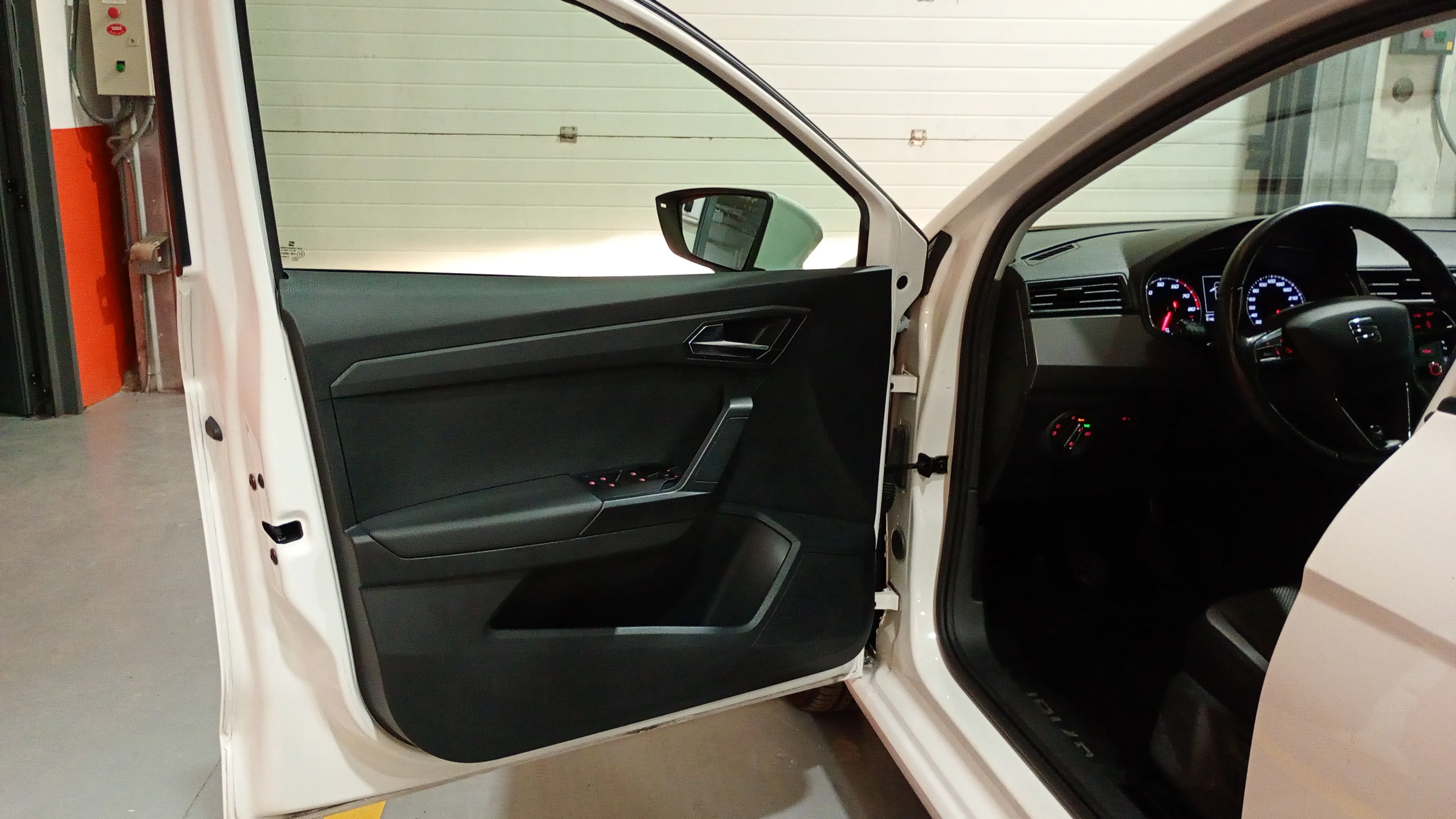 SEAT Ibiza 1.0 MPI Reference - foto 22