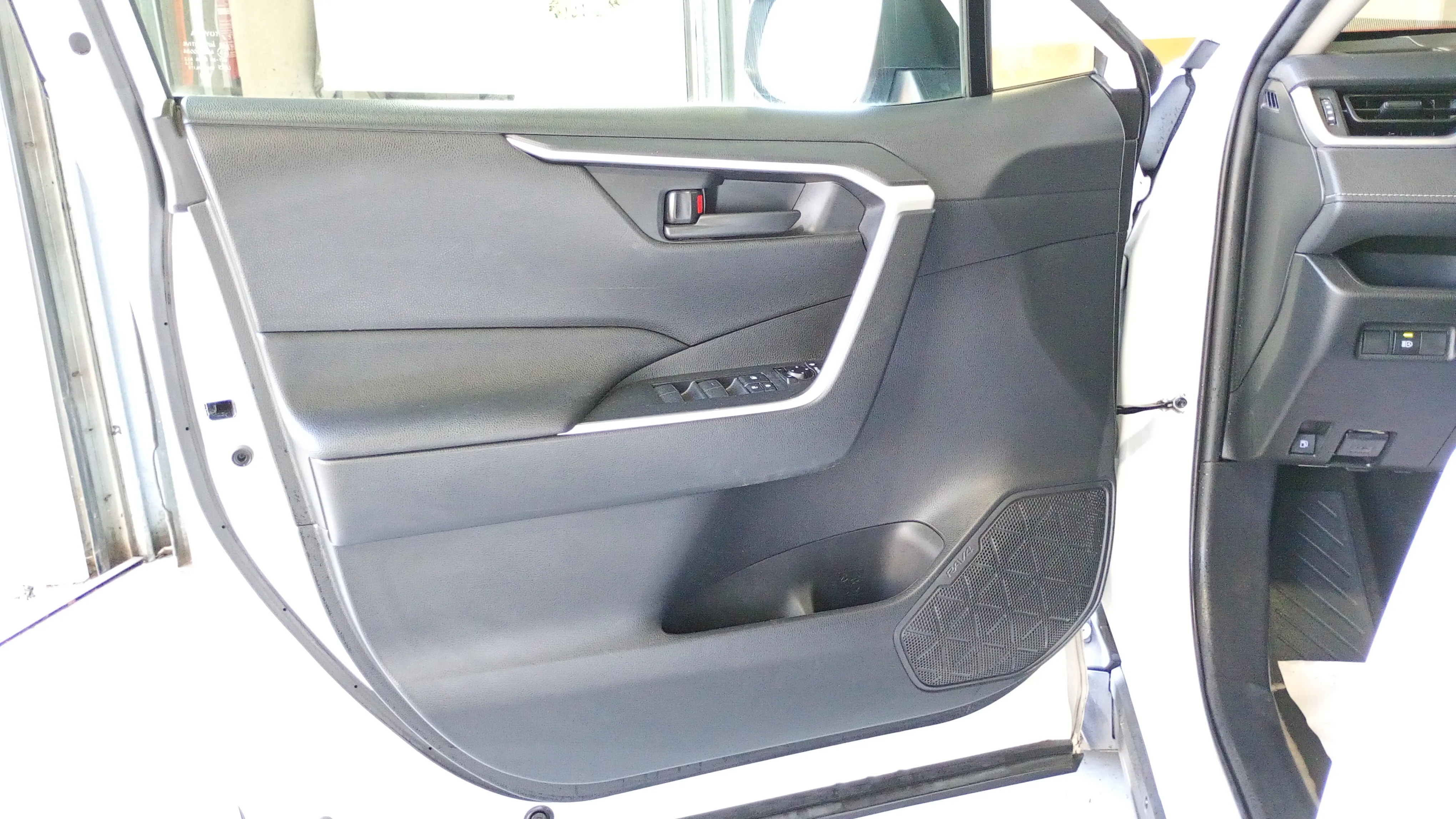 Toyota RAV4 2.5l 220H Business - foto 21