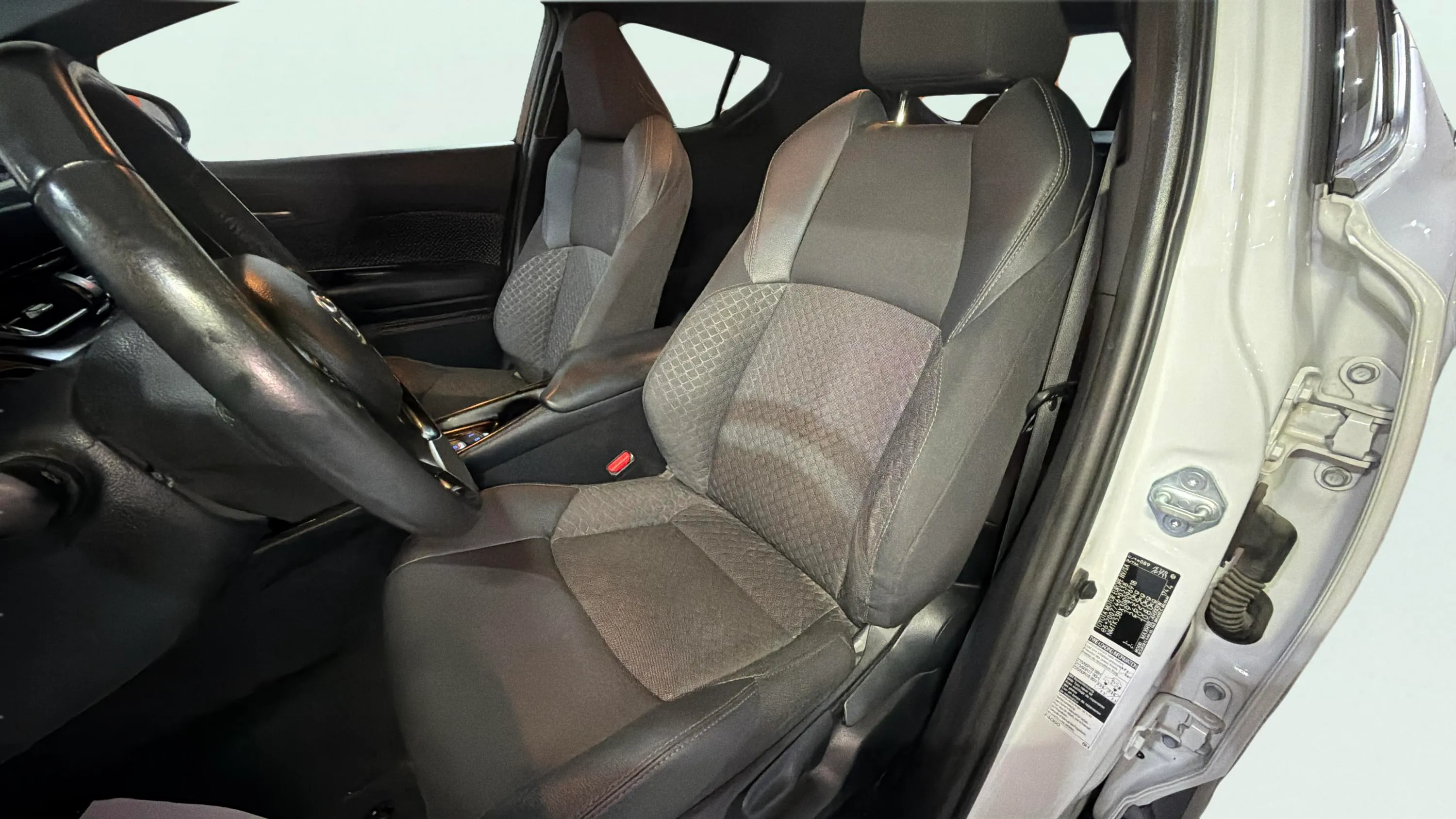 Toyota C-HR 2.0 180H Advance - foto 21