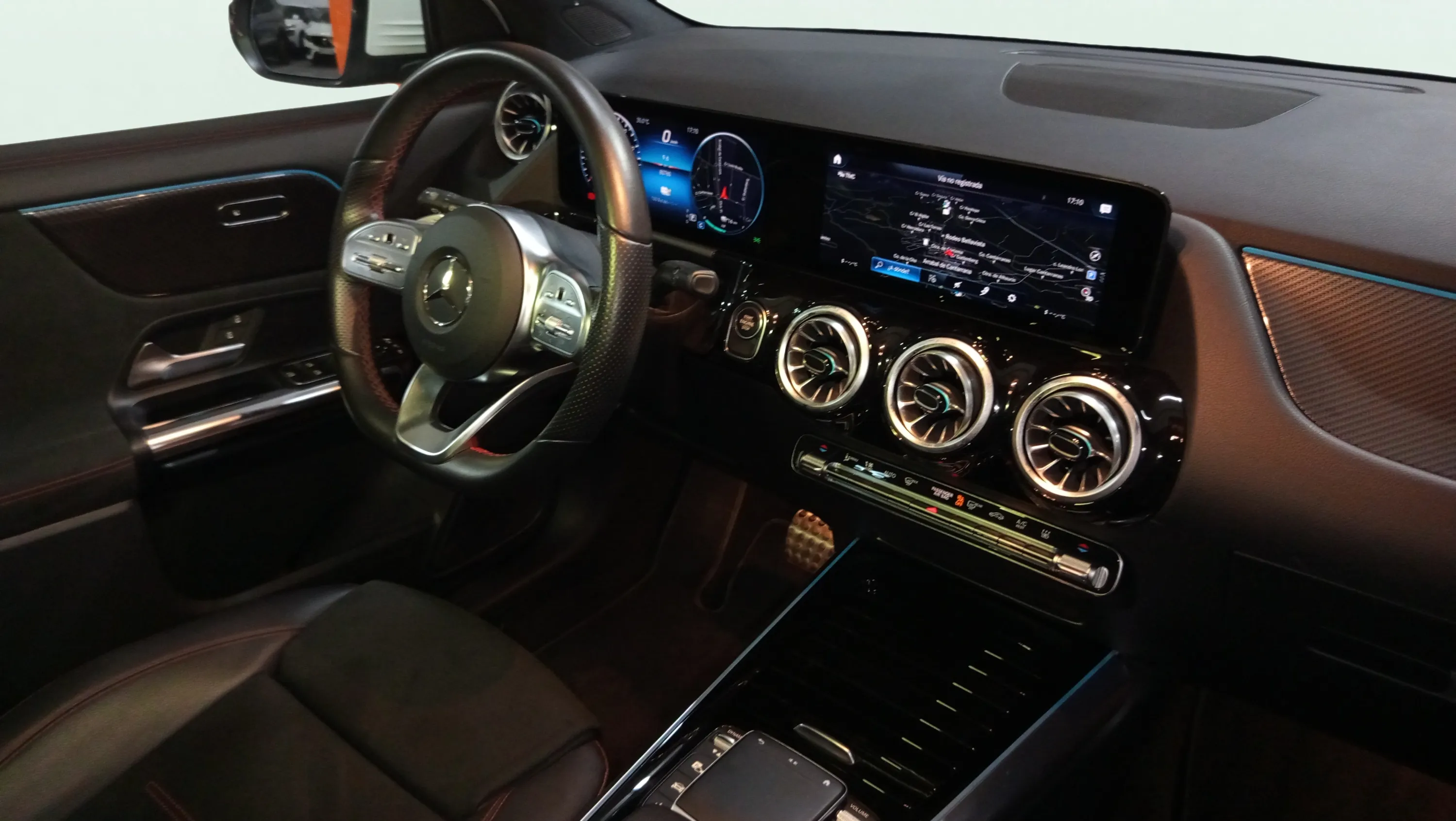 Mercedes-Benz GLA 250 e - foto 23