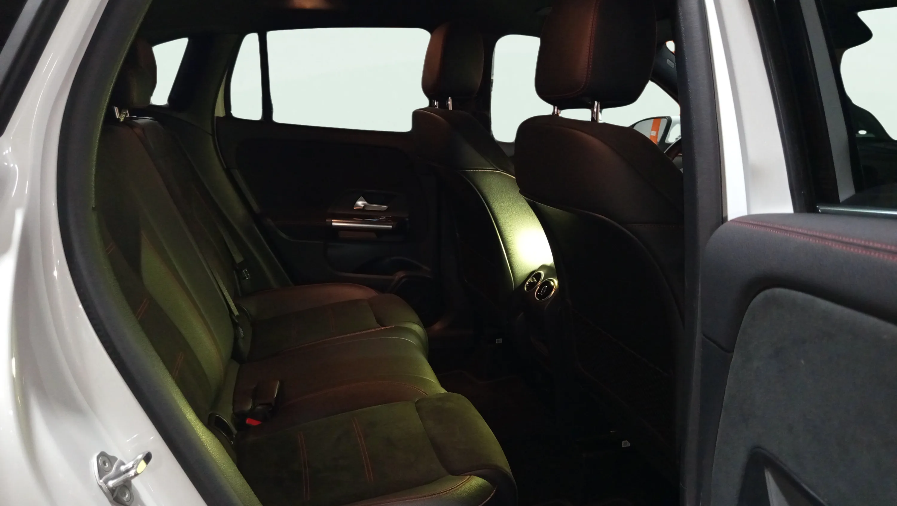 Mercedes-Benz GLA 250 e - foto 15