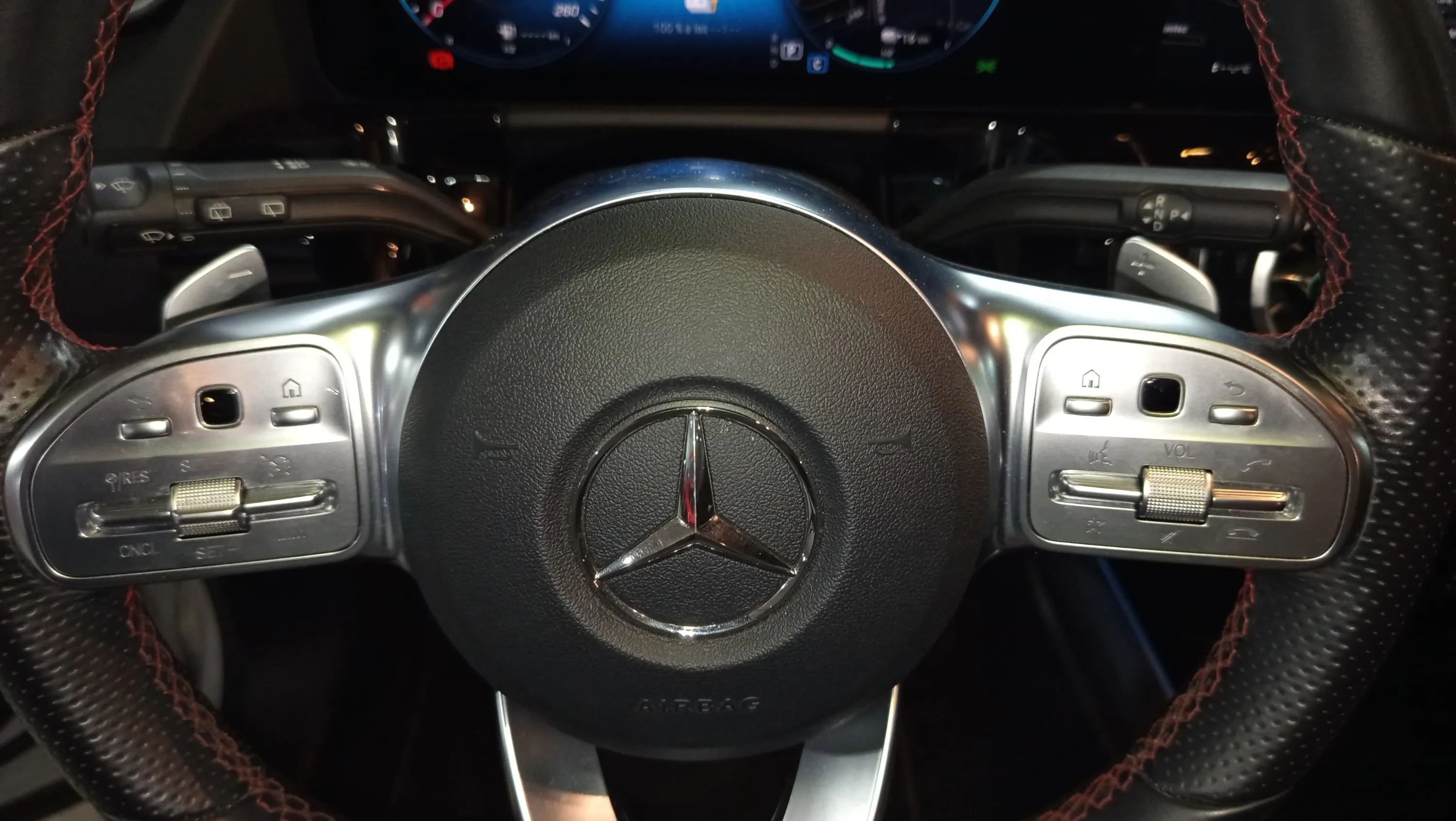 Mercedes-Benz GLA 250 e - foto 20