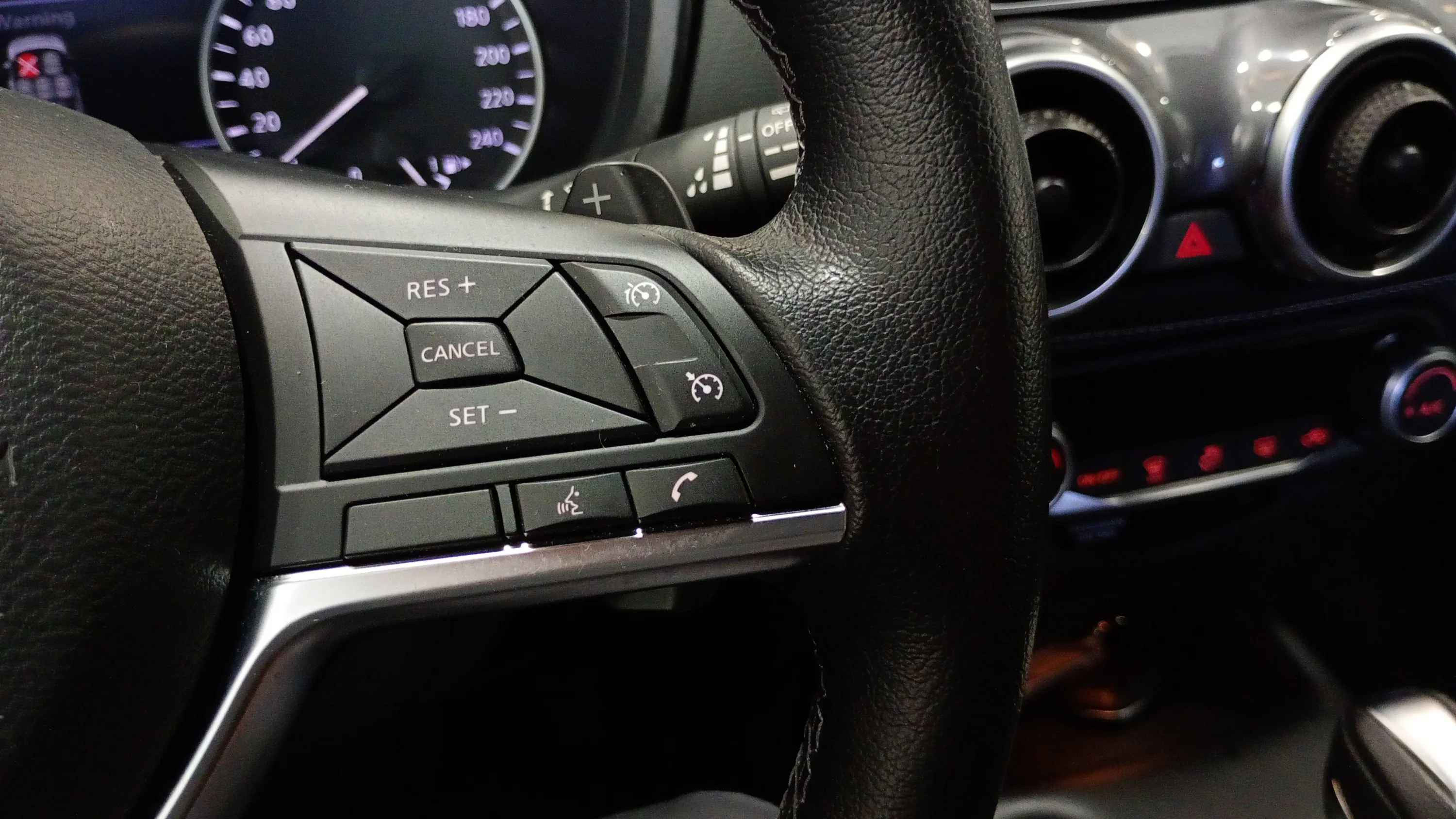 Nissan Juke DIG-T DCT Acenta - foto 17