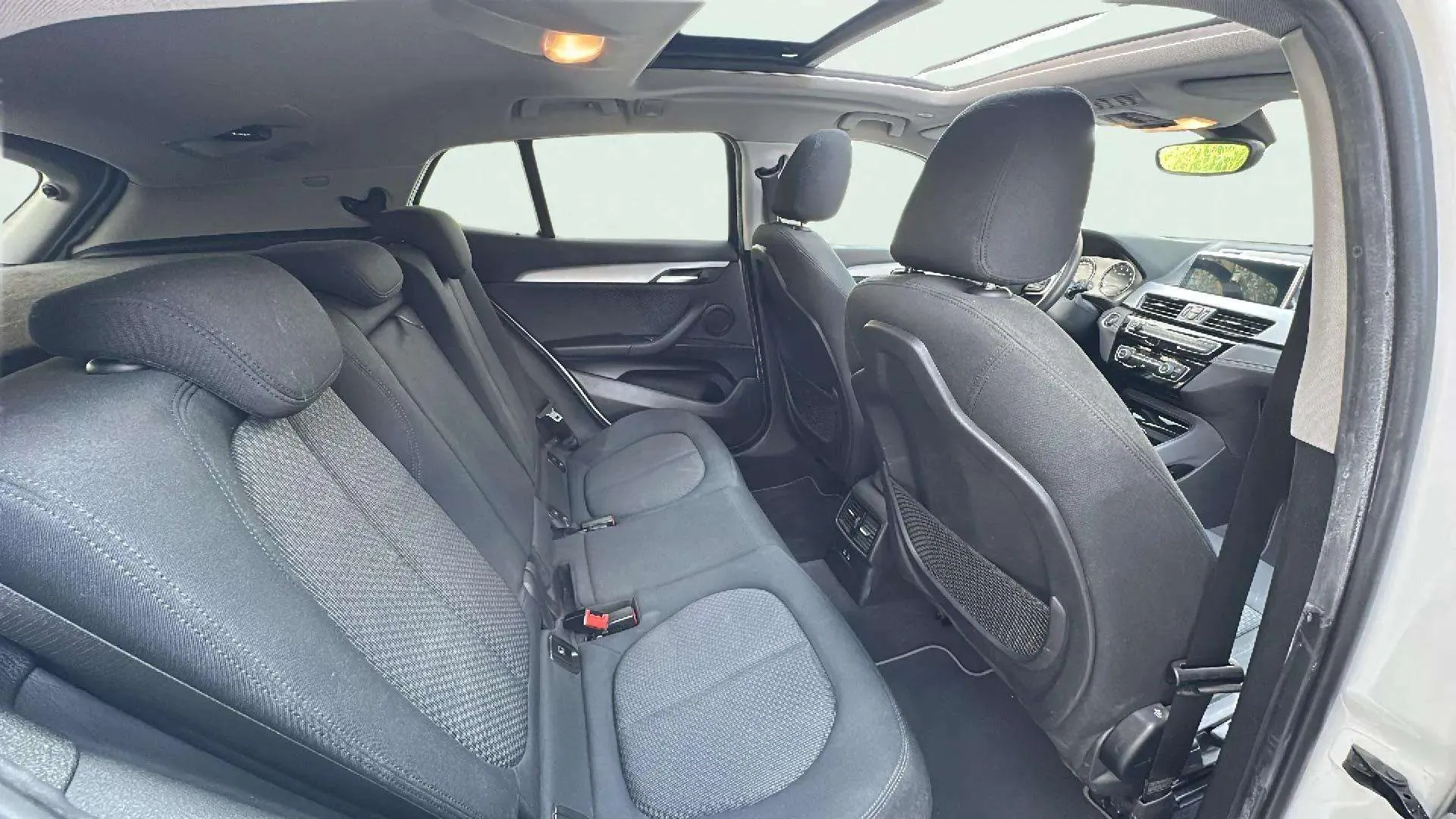 BMW X2 sDrive18i - foto 11