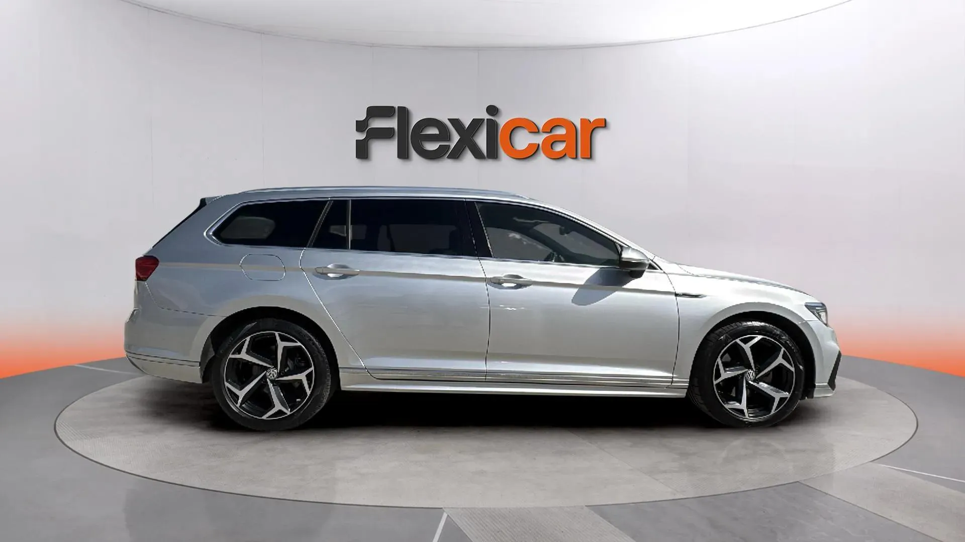 Volkswagen Passat Variant R-Line 2.0 TDI DSG - foto 3