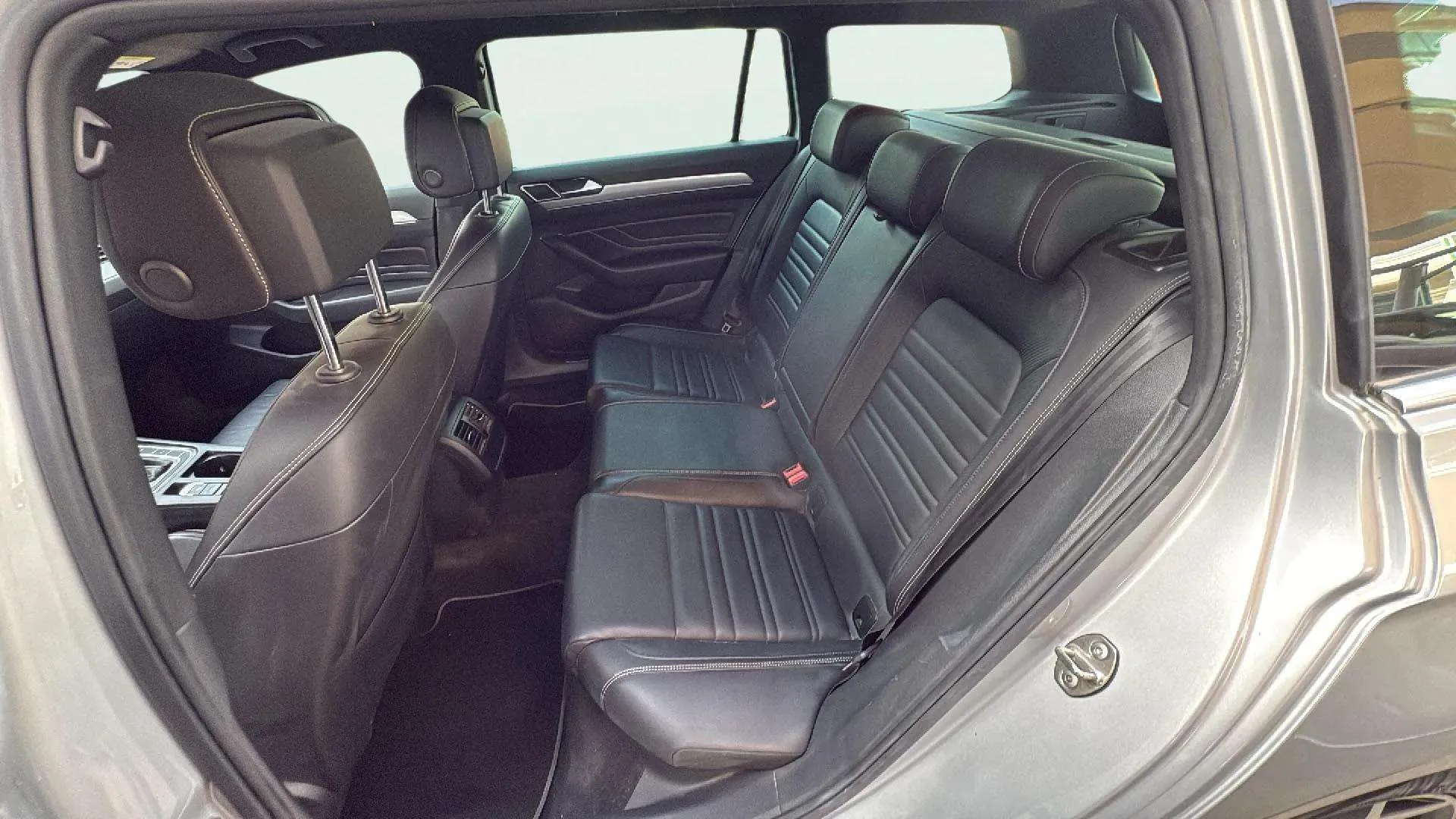 Volkswagen Passat Variant R-Line 2.0 TDI DSG - foto 12
