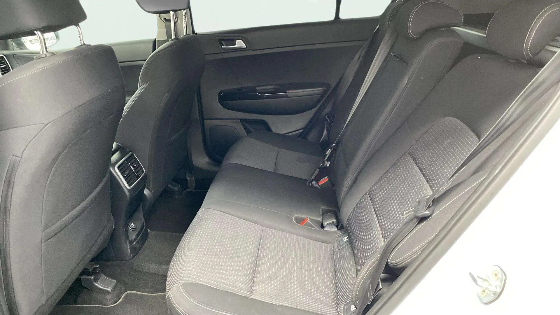 Kia Sportage 1.6 MHEV Drive 4x2 - foto 20
