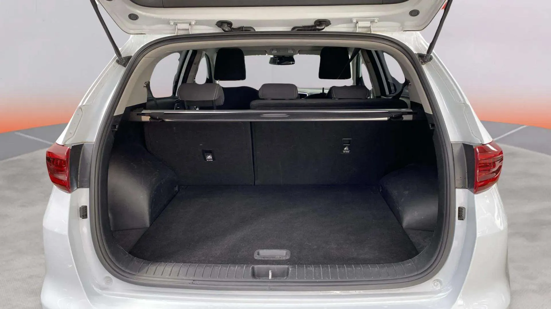 Kia Sportage 1.6 MHEV Drive 4x2 - foto 9