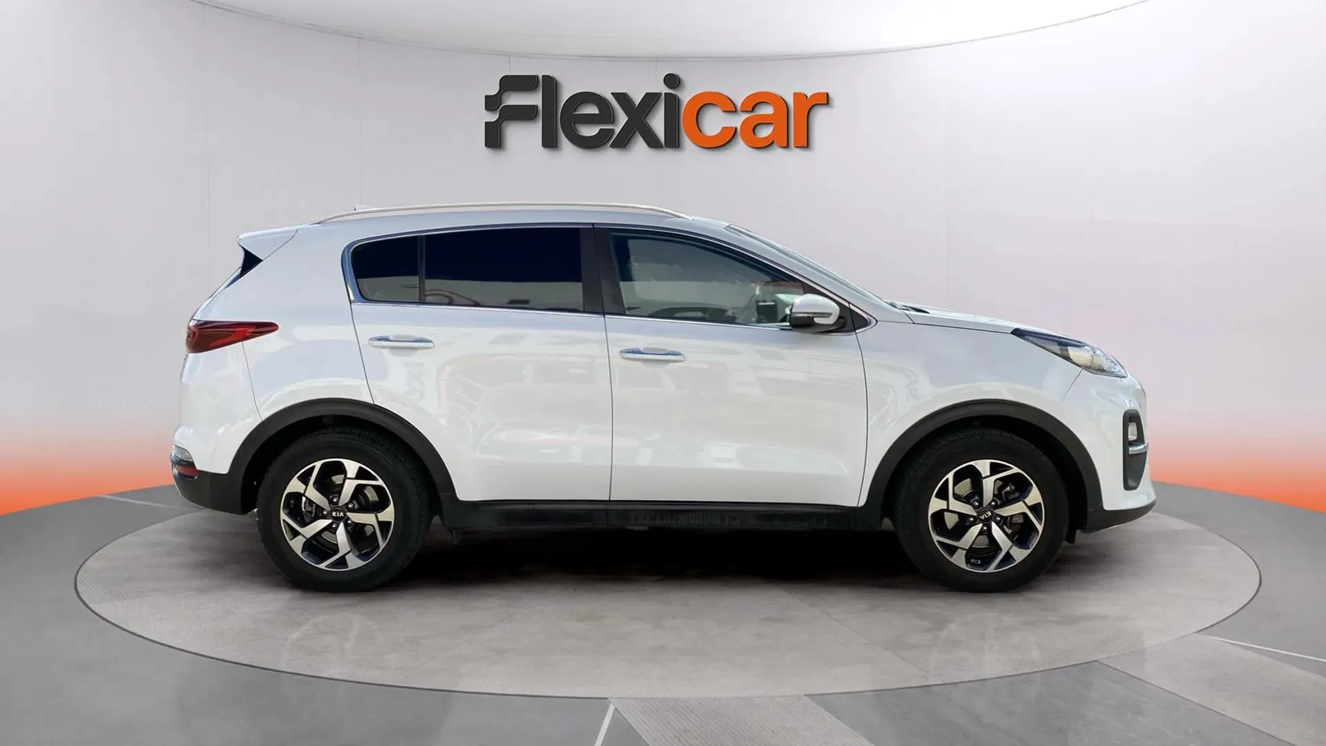 Kia Sportage 1.6 MHEV Drive 4x2 - foto 8