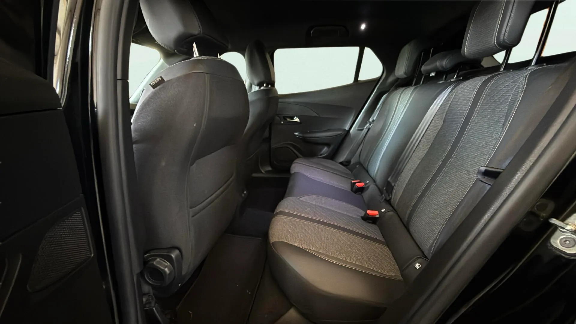 Peugeot 2008 Active Pack PureTech 100 - foto 19