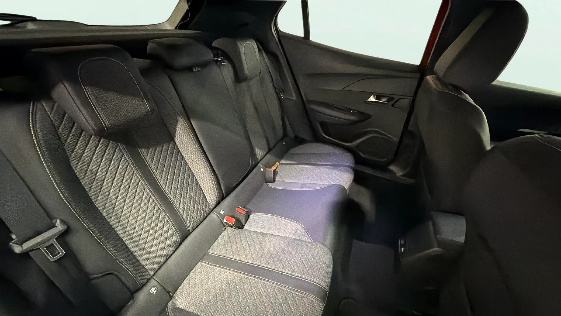 Peugeot 2008 Active Pack PureTech 100 - foto 12