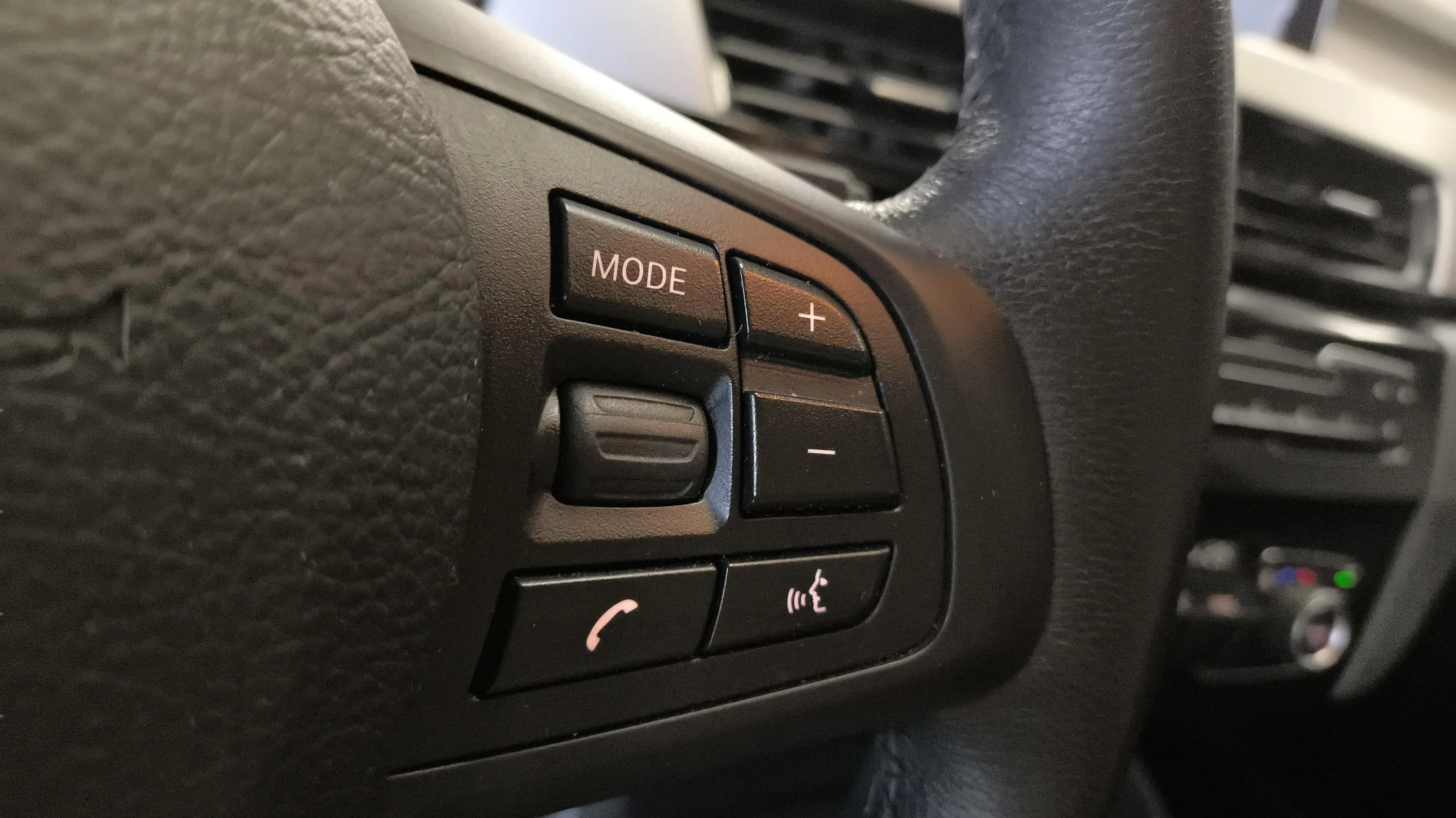 BMW X1 sDrive16d - foto 26