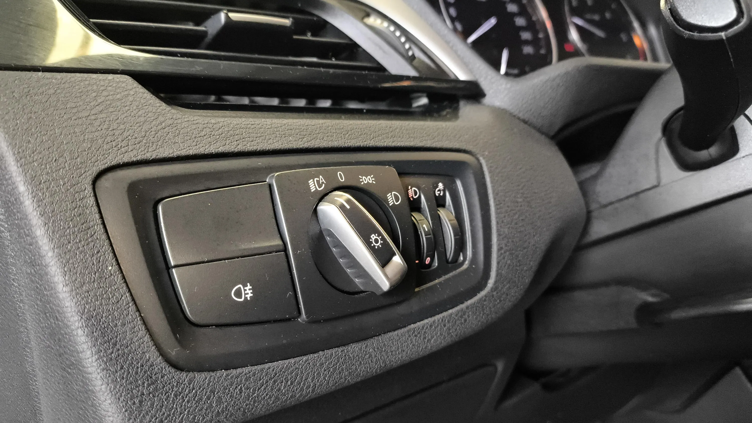 BMW X1 sDrive16d - foto 27