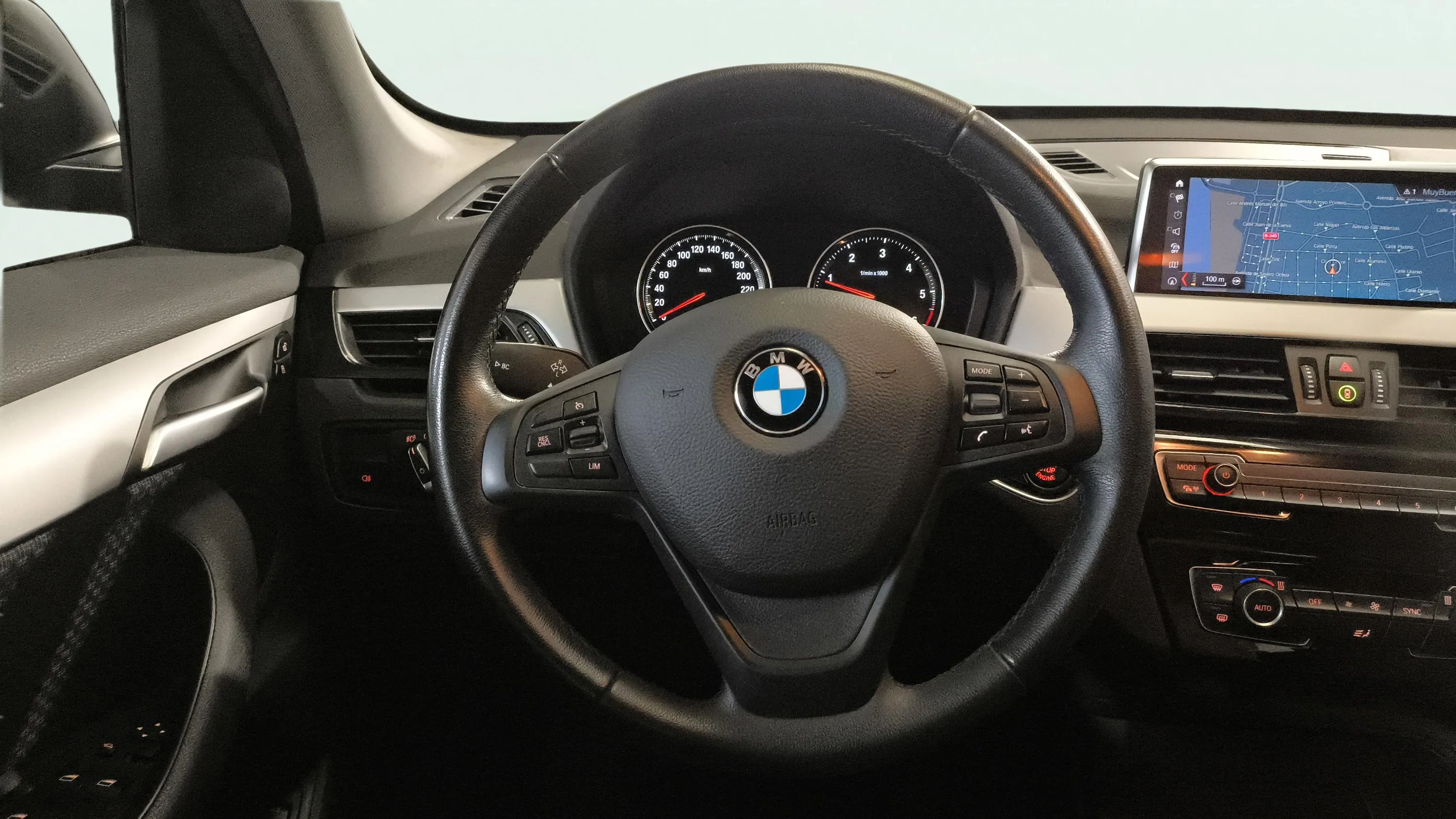 BMW X1 sDrive16d - foto 11