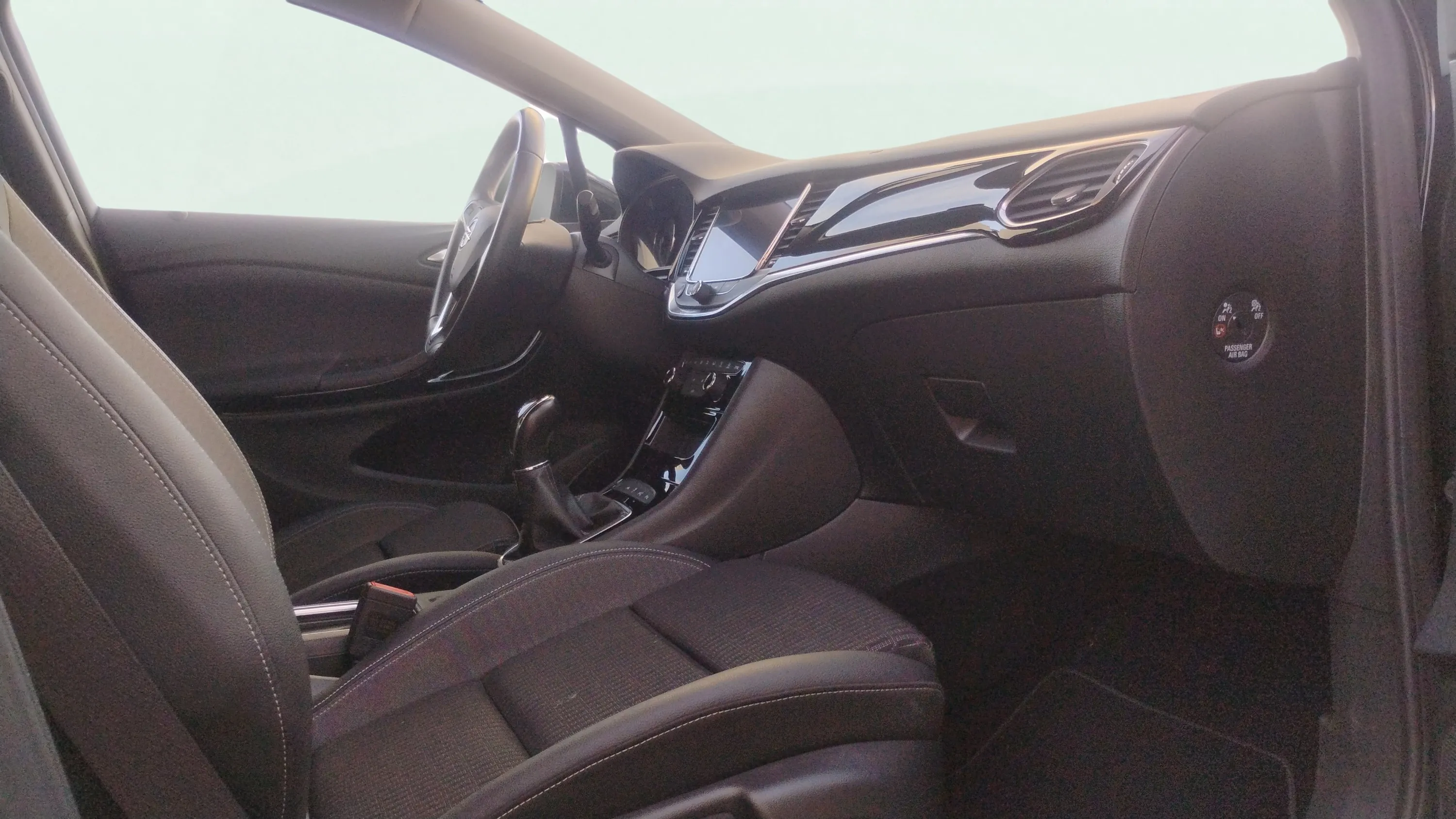 Opel Astra 1.2T SHR Elegance - foto 12